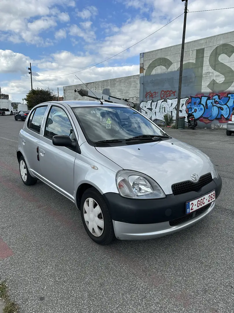 Toyota Yaris 1.0i VVT-i 16v Linea Sol - 1