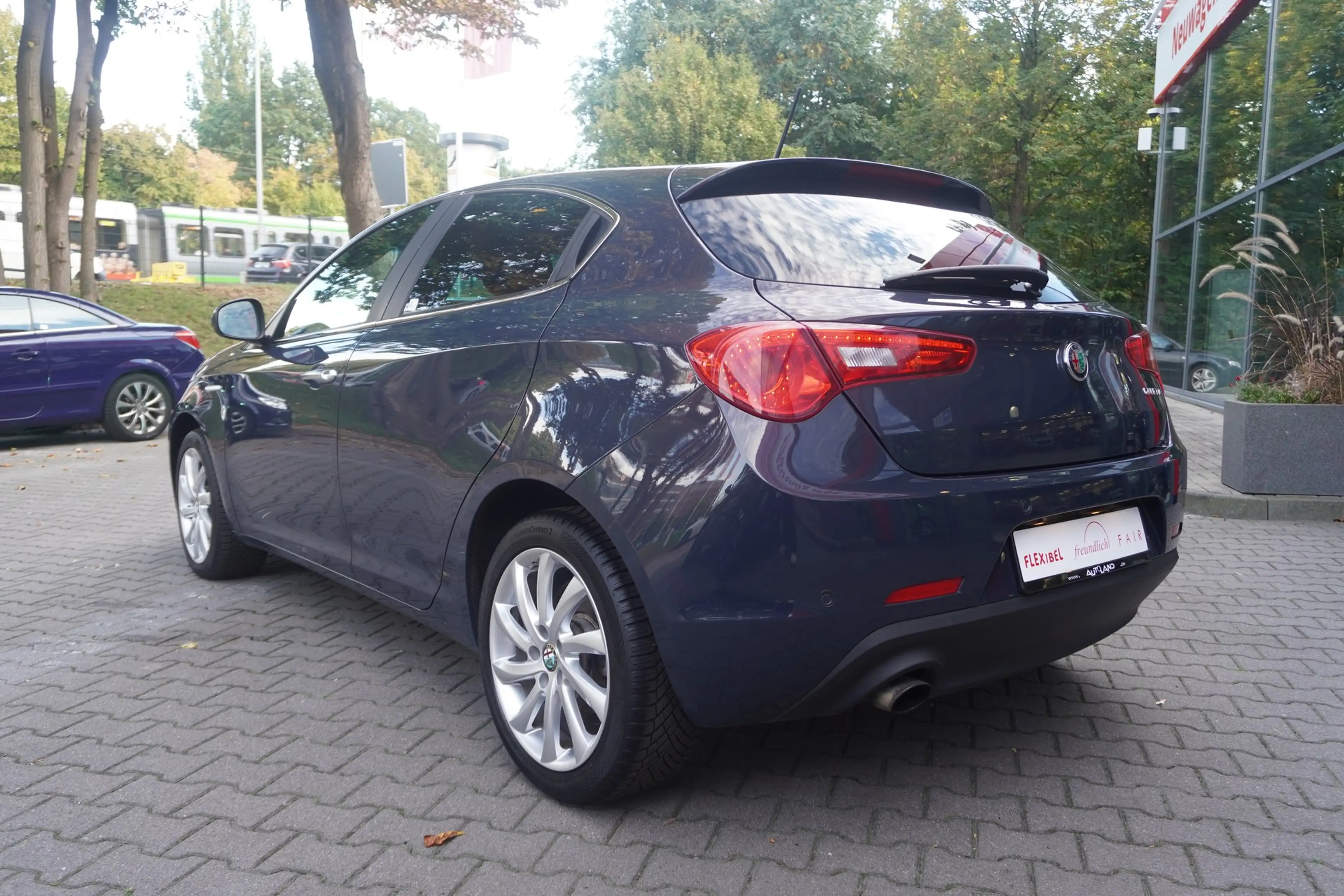 Alfa Romeo Giulietta 1.4 Super Klimaaut. Bi-Xenon Navi PDC — photo 8