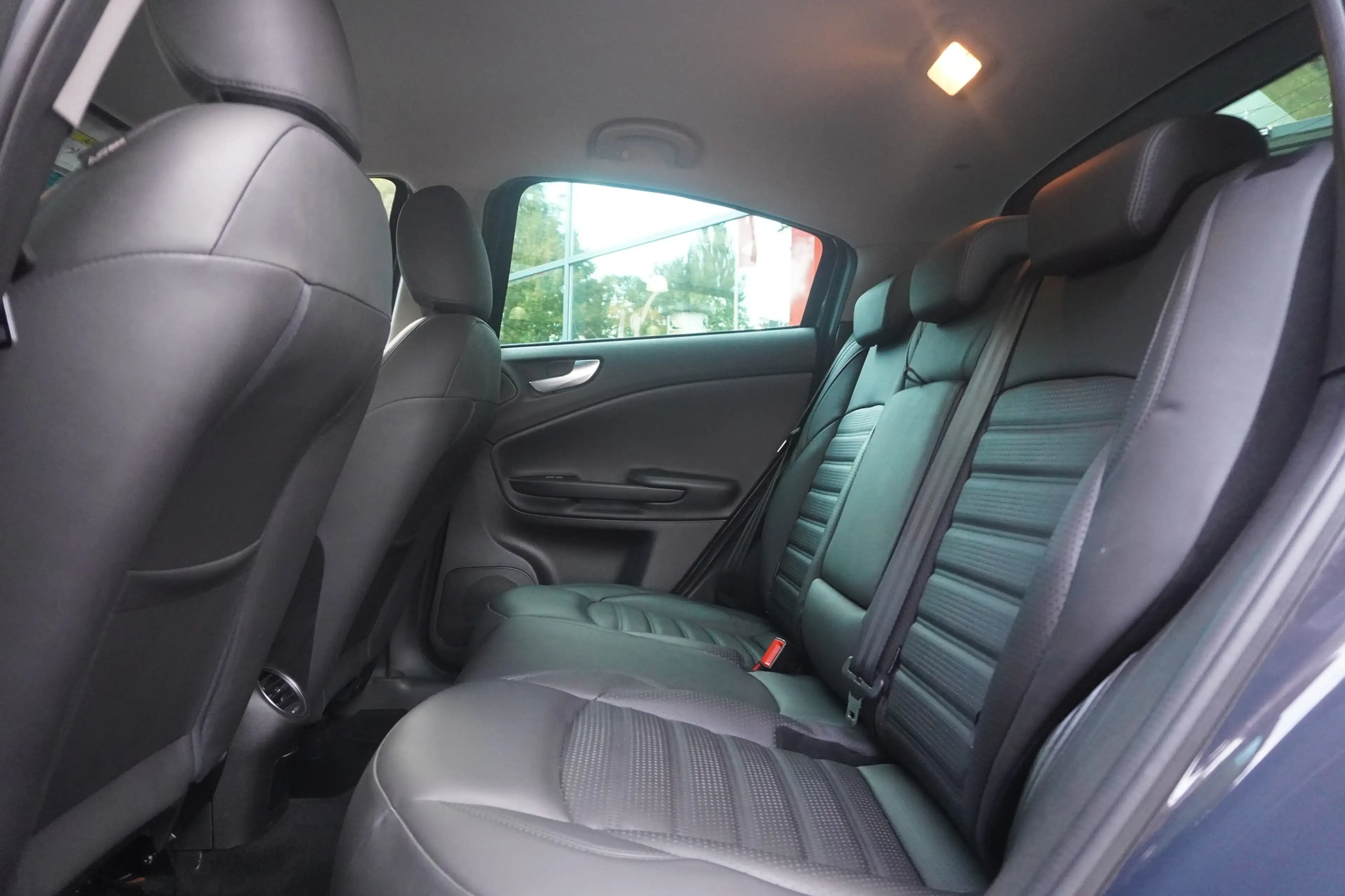 Alfa Romeo Giulietta 1.4 Super Klimaaut. Bi-Xenon Navi PDC — photo 12