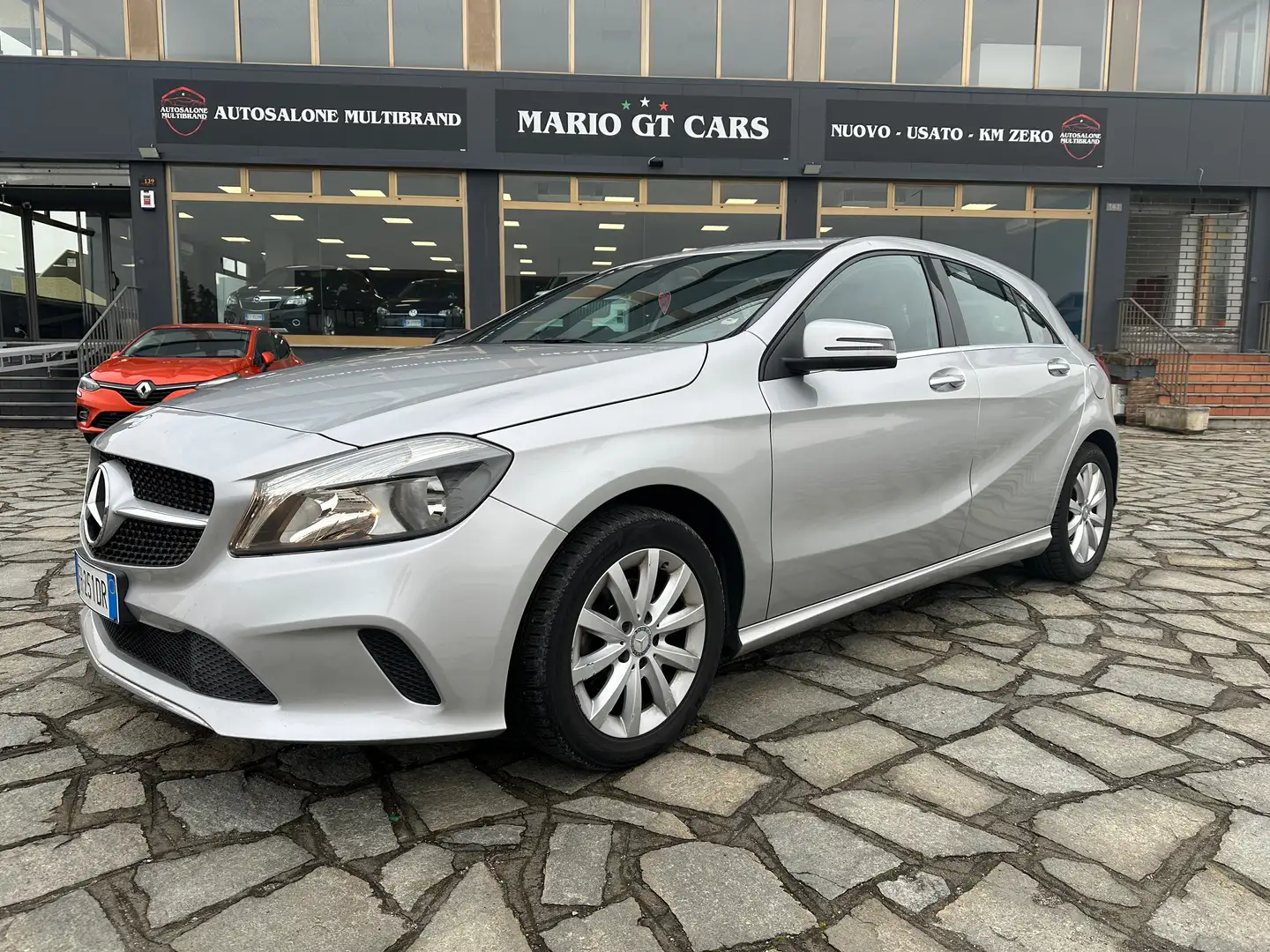 Mercedes-Benz A 180 Classe A - W176 d Sport my16 Silber - 2
