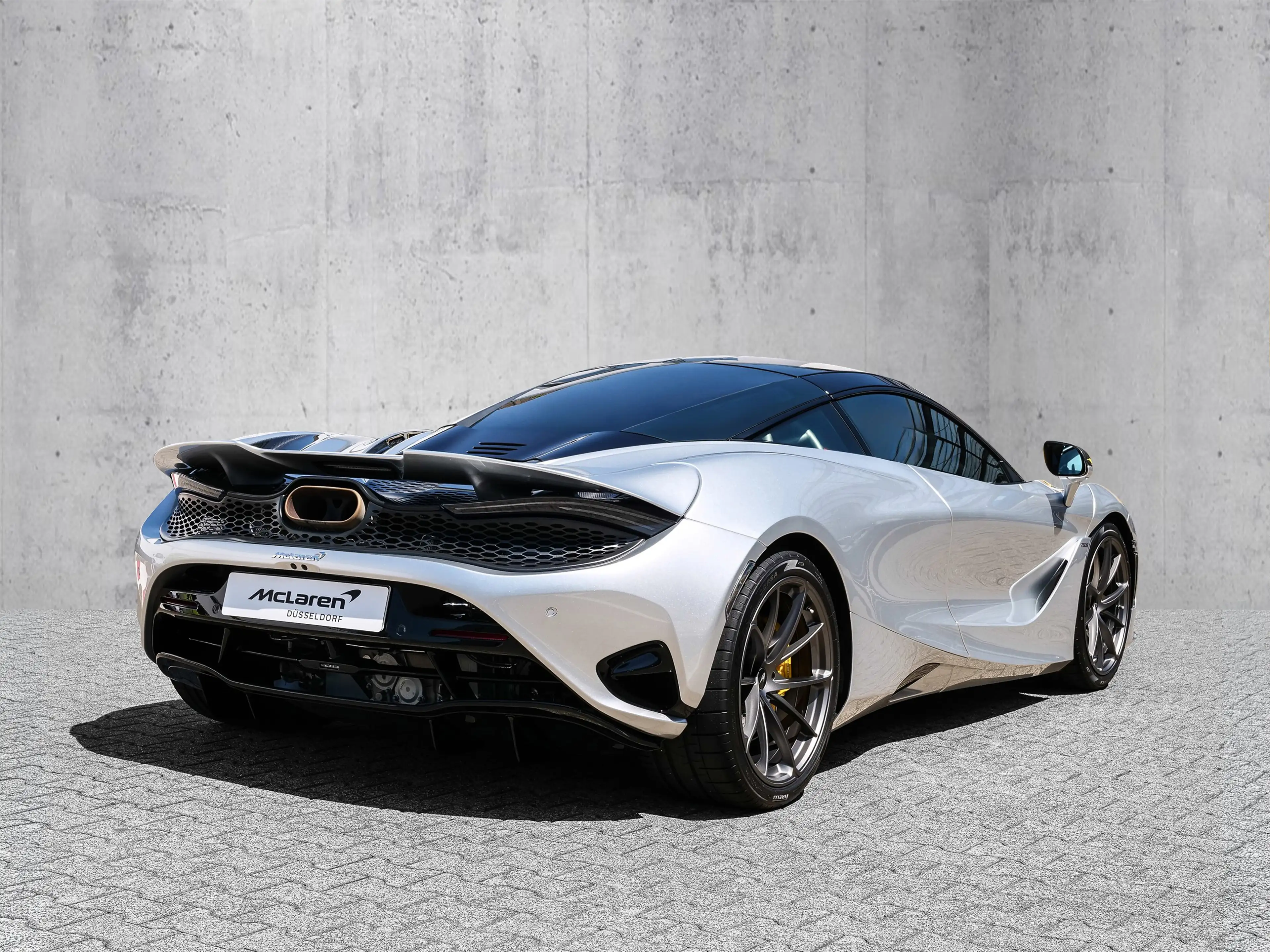 McLaren 750S Coupe Carbon, Senna Seats, MSO, Harness Bar — photo 3