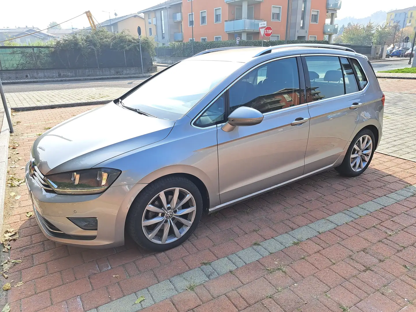 Volkswagen Golf Sportsvan 1.6 tdi Executive 110cv Grigio - 1