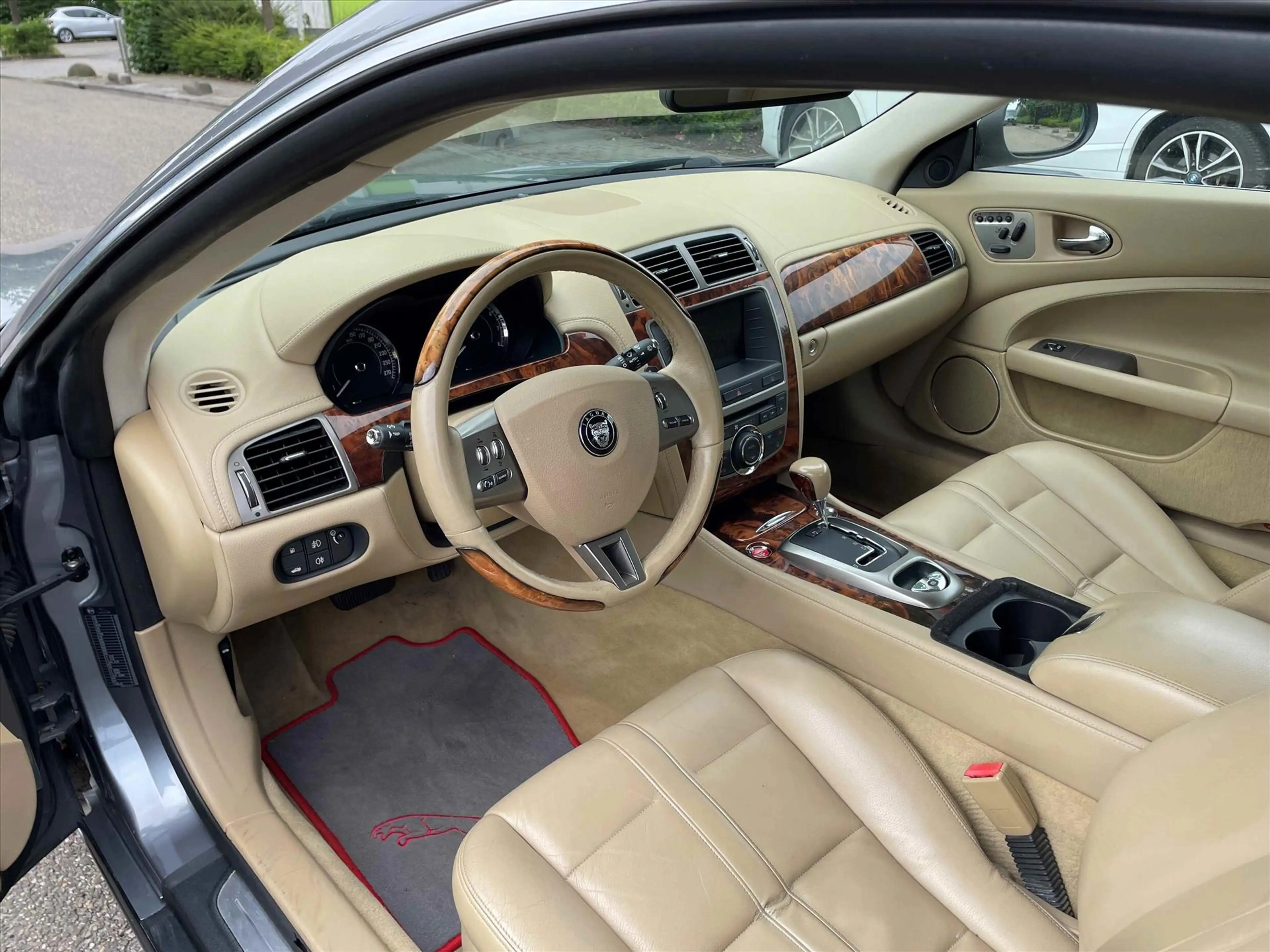 Jaguar XK 4.2 COUPE AUT — photo 8