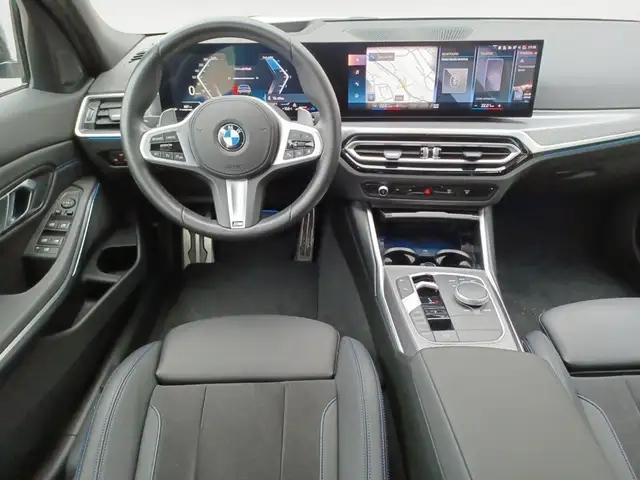 BMW 3 Series view 10