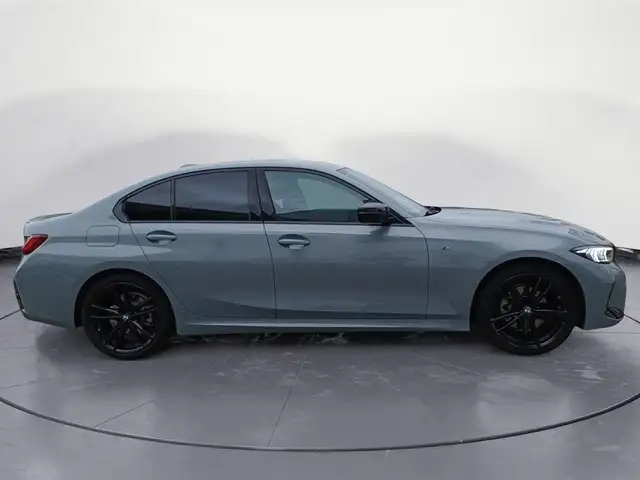 BMW 3 Series view 6