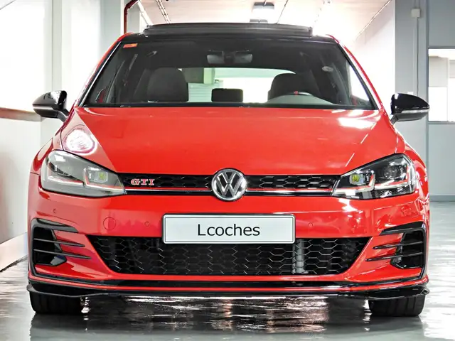 Volkswagen Golf view 6