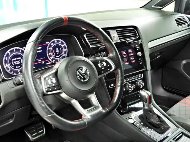 Volkswagen Golf view 11