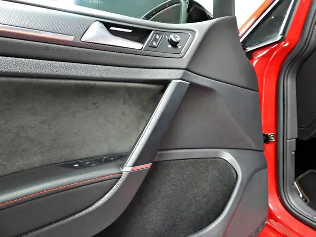 Volkswagen Golf view 13
