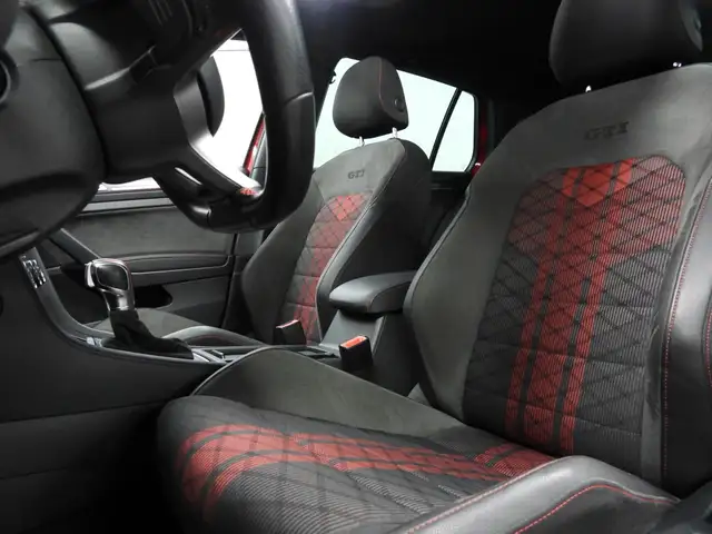 Volkswagen Golf view 14