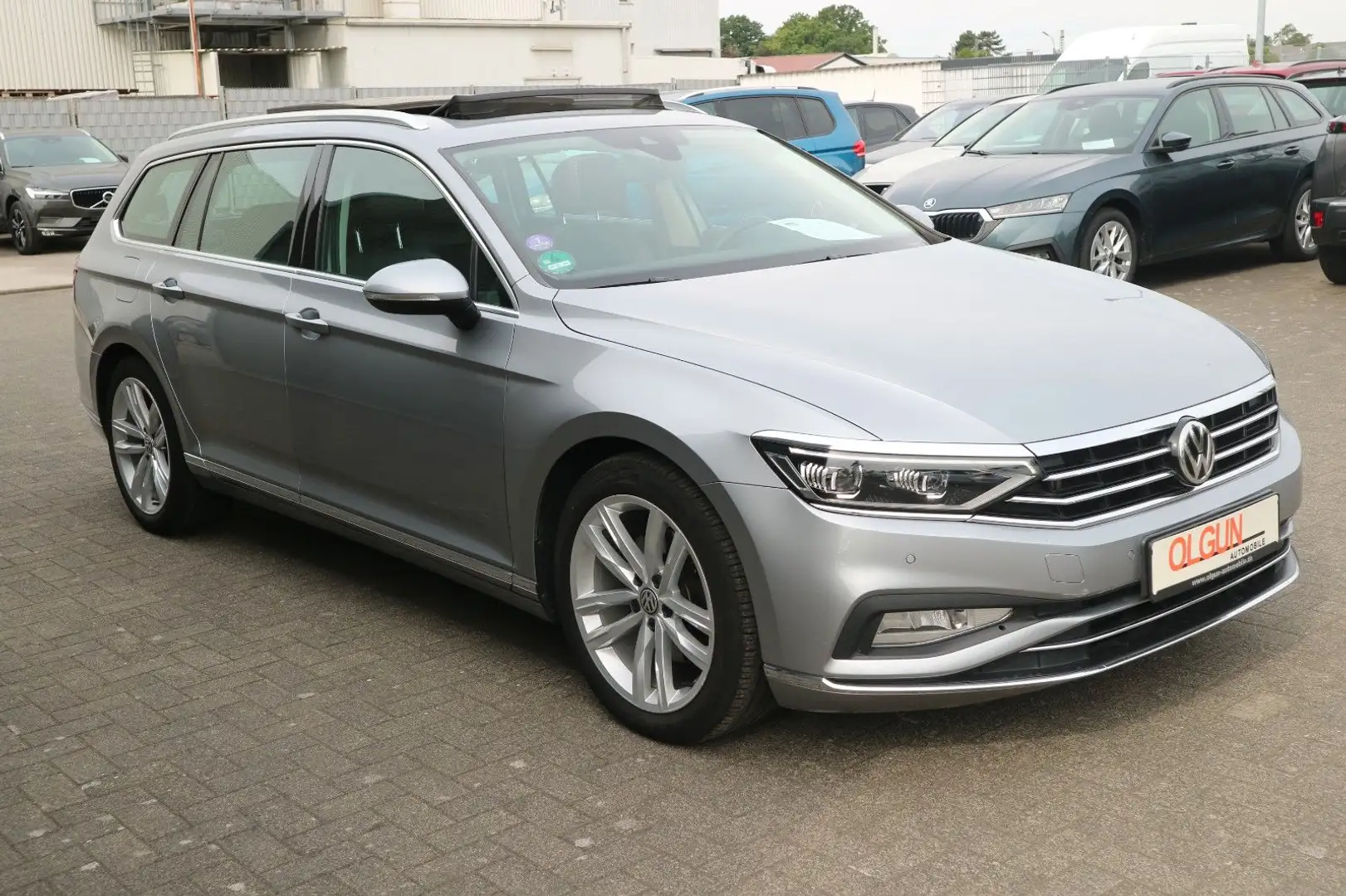 Volkswagen Passat Variant 2,0 TSI Aut. Elegance *PANO*DCC* Argent - 2