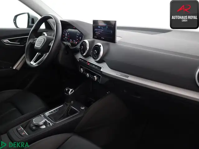 Audi Q2 view 9