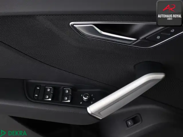 Audi Q2 view 13