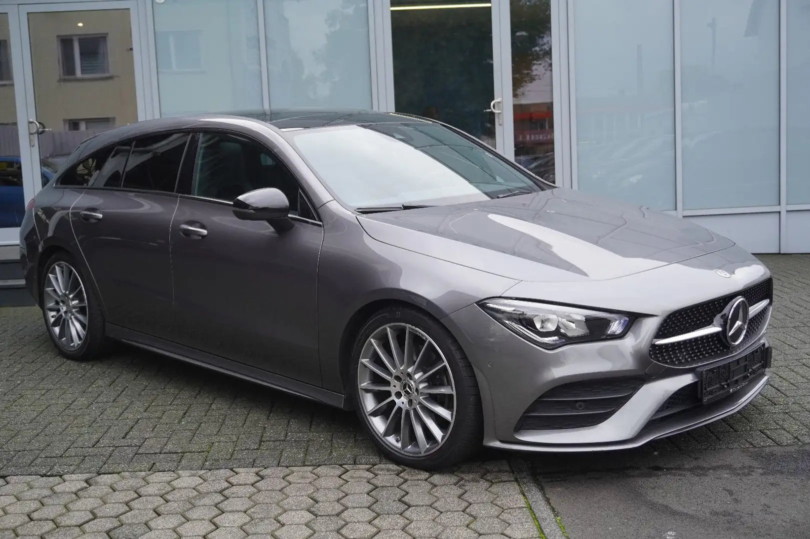Mercedes-Benz CLA 200 AMG  Shooting Brake Pano/NightPaket/LED Grau - 1
