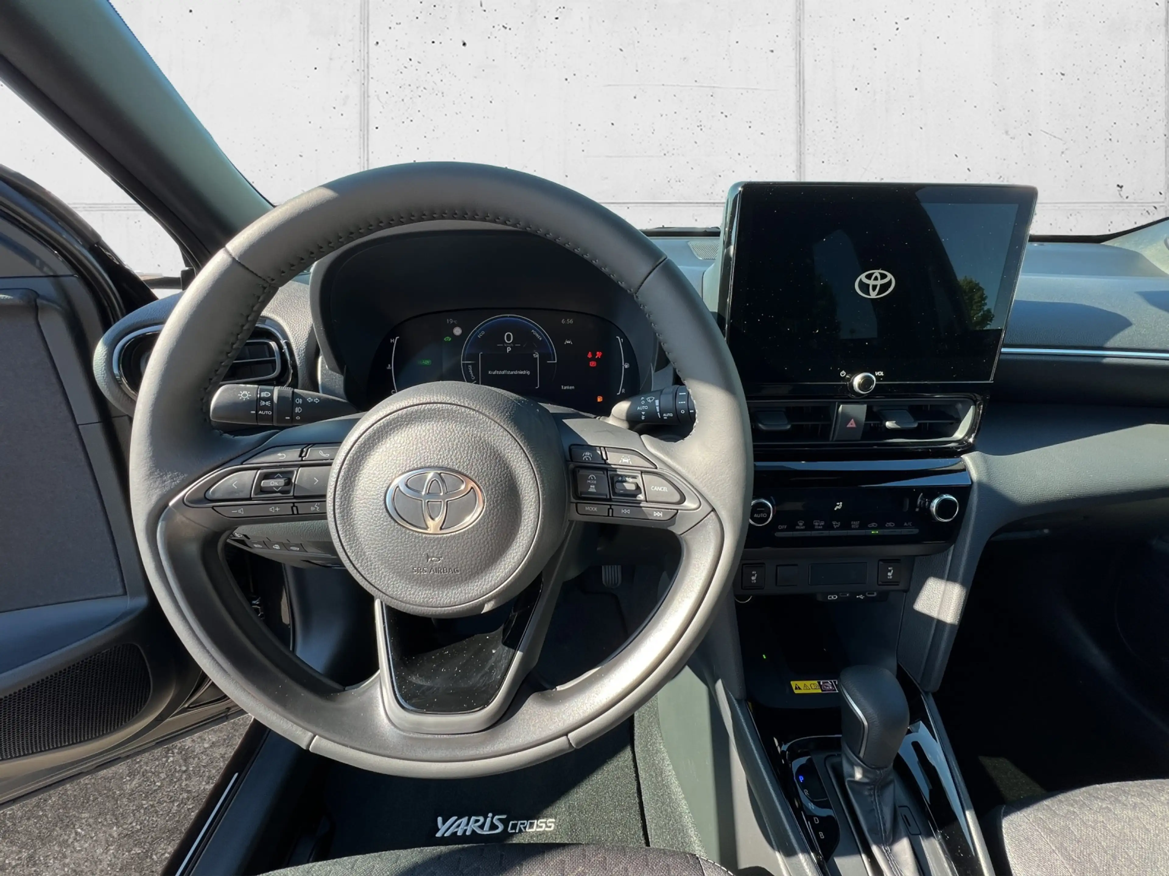 Toyota Yaris Cross HYBRID 2WD Active Drive Safety Paket 5t. — photo 8