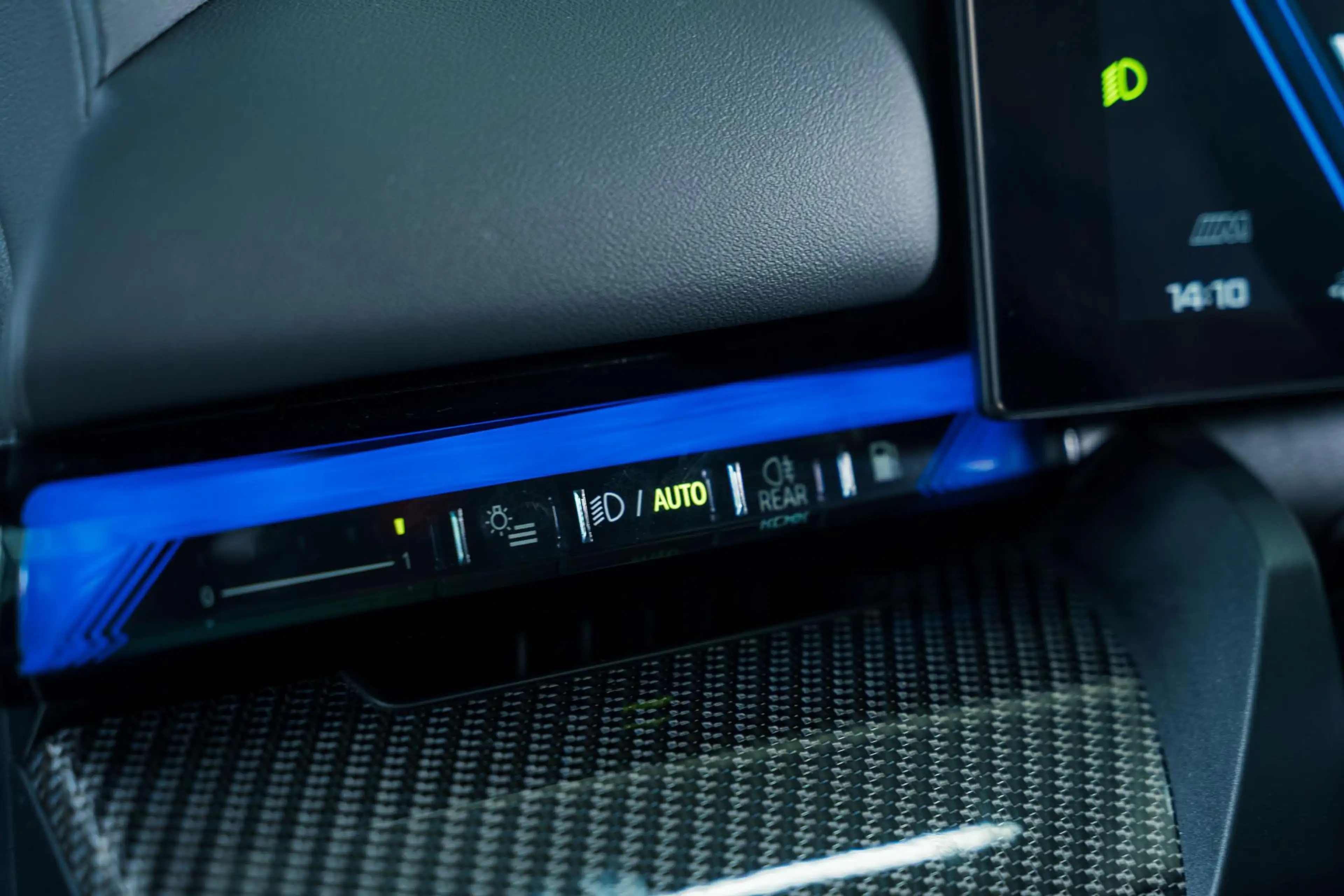 BMW M5 5-serie | B&W Audio | M-Performance CF Exterieur | — photo 31