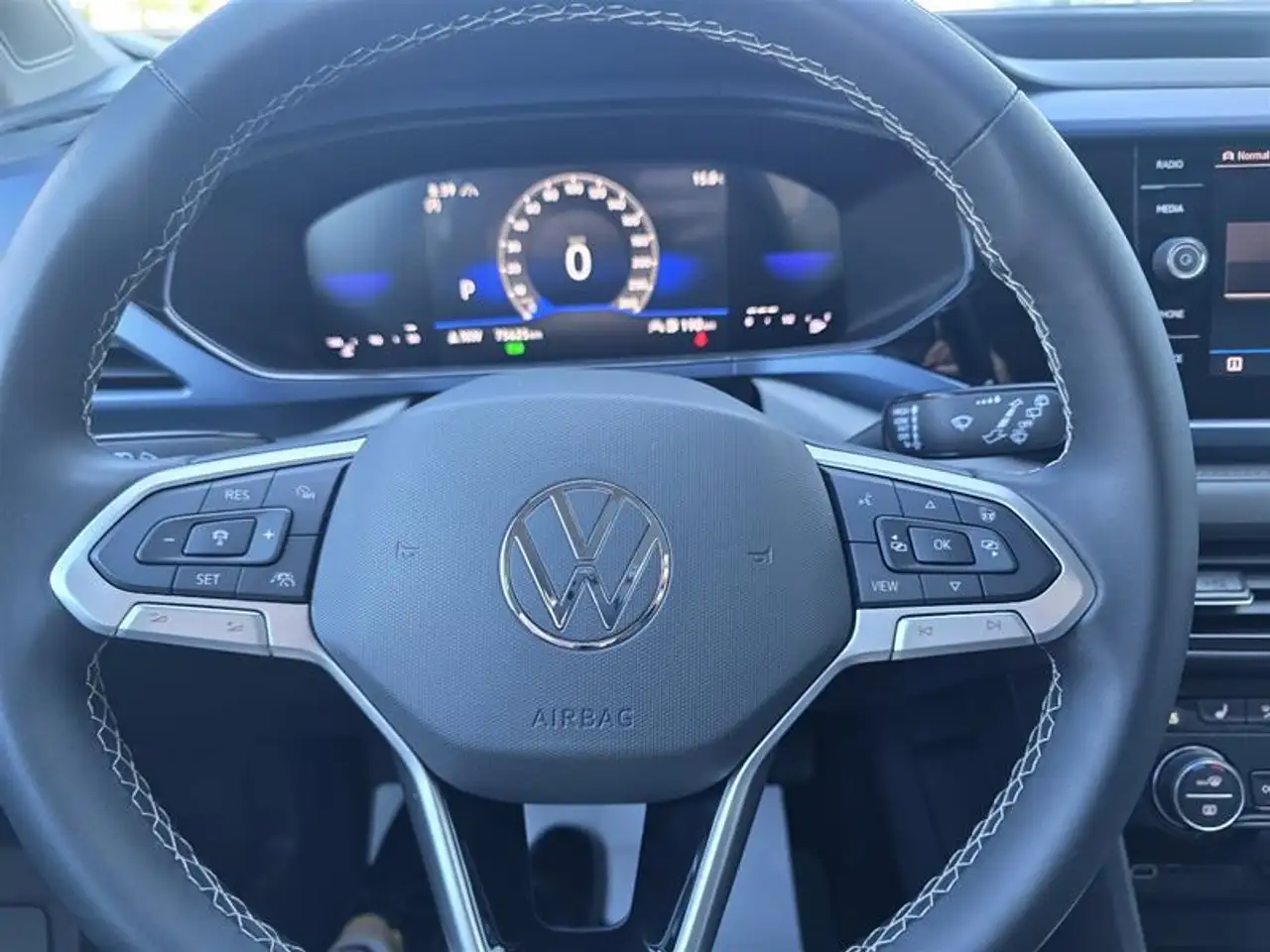 Volkswagen Taos снимка Volkswagen Taos