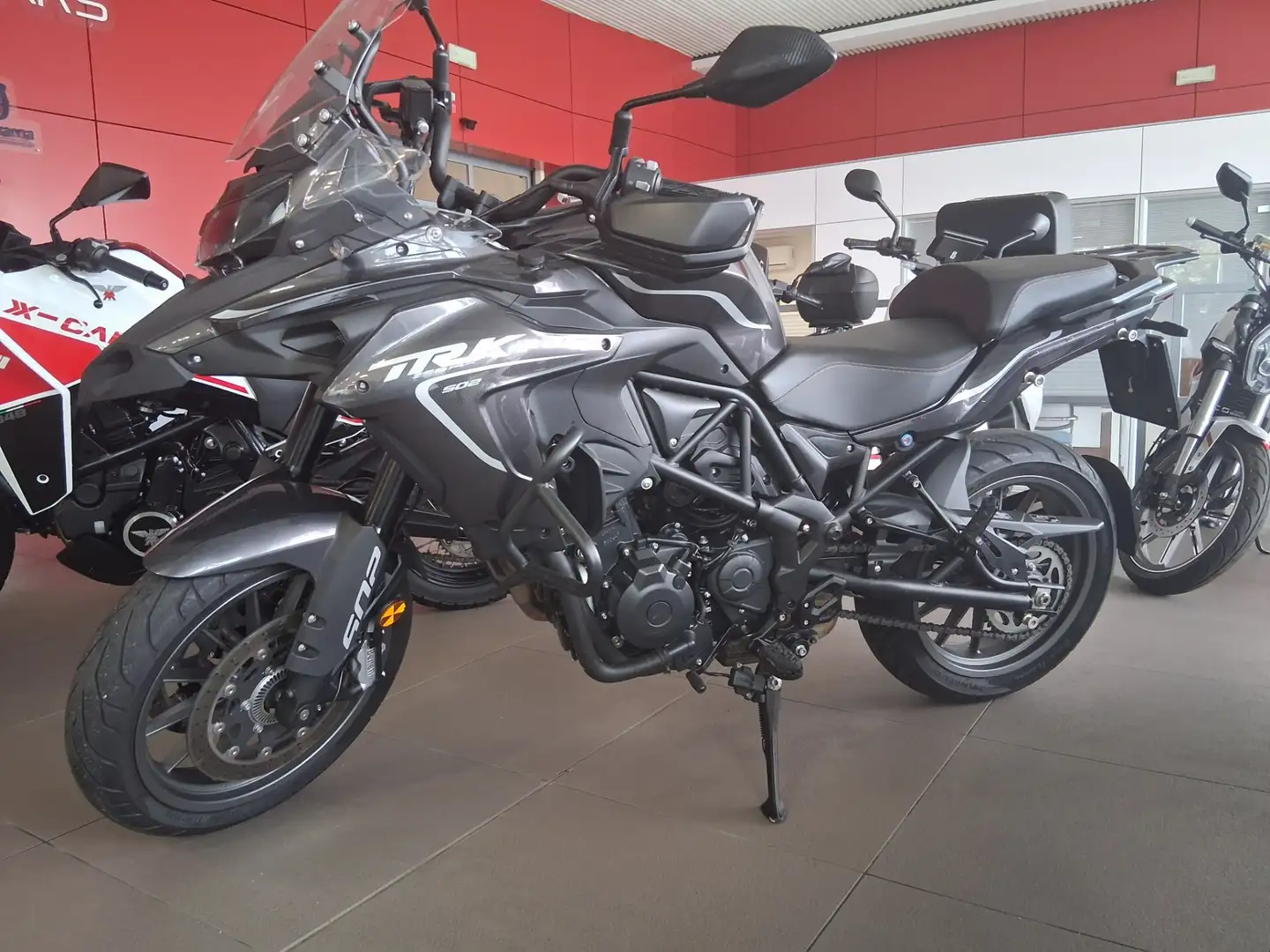 Benelli TRK 502 Grau - 1