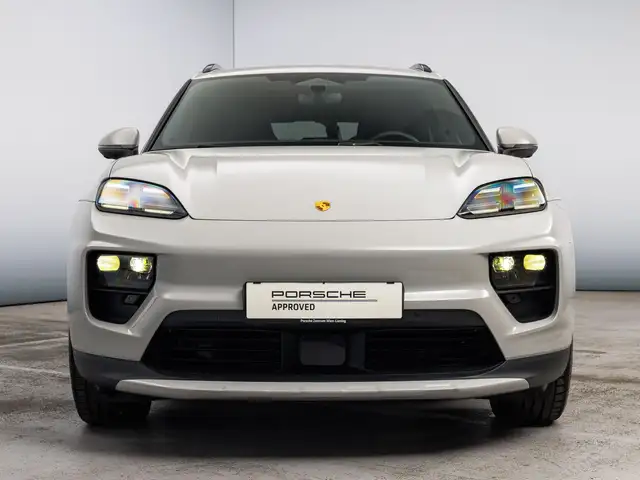 Porsche Macan view 5