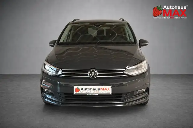 Volkswagen Touran view 9