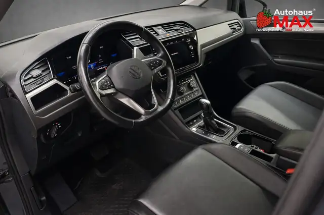 Volkswagen Touran view 11