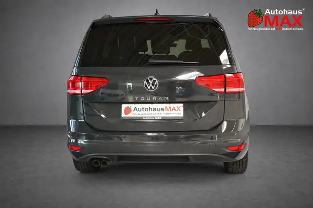 Volkswagen Touran view 5