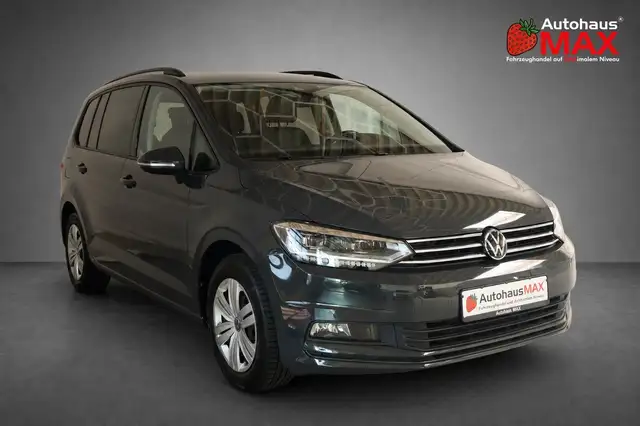 Volkswagen Touran view 8