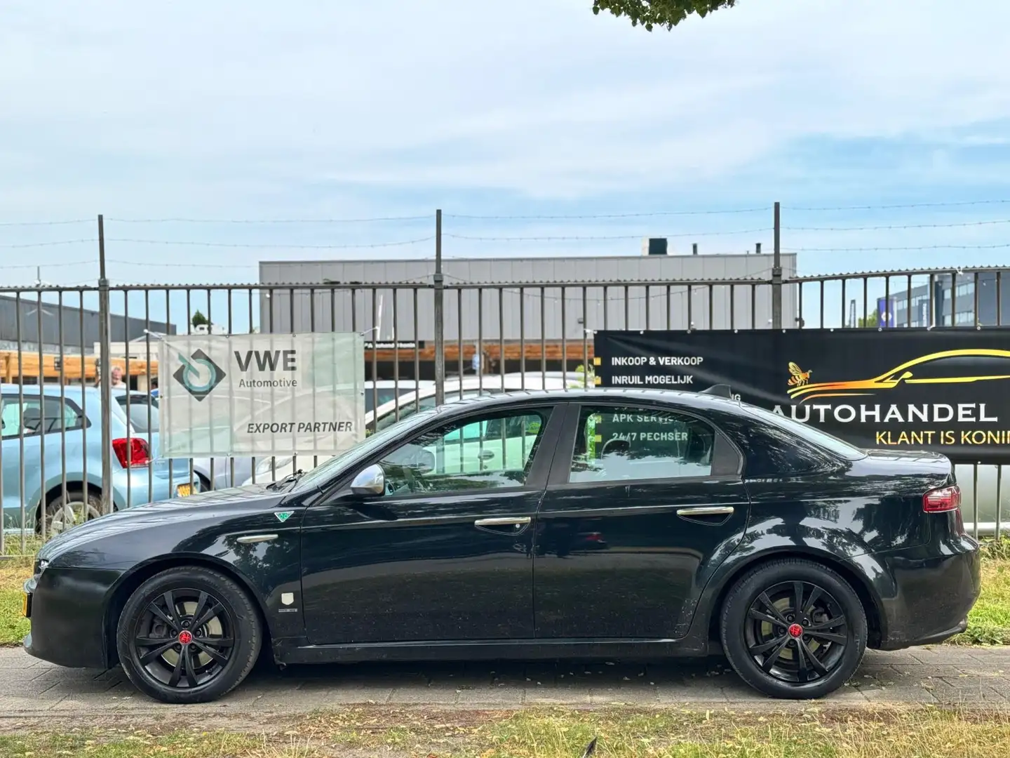 Alfa Romeo 159 2.2 JTS Distinctive/inruilkoopie Zwart - 2