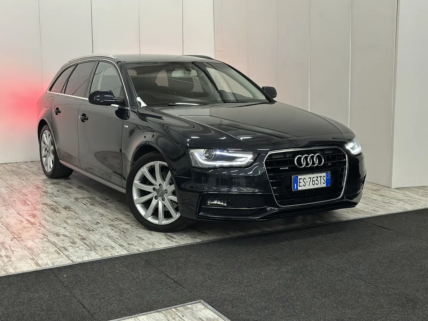 Audi A4 Avant 2.0 tdi quattro 177cv s-tronic Noir - 1