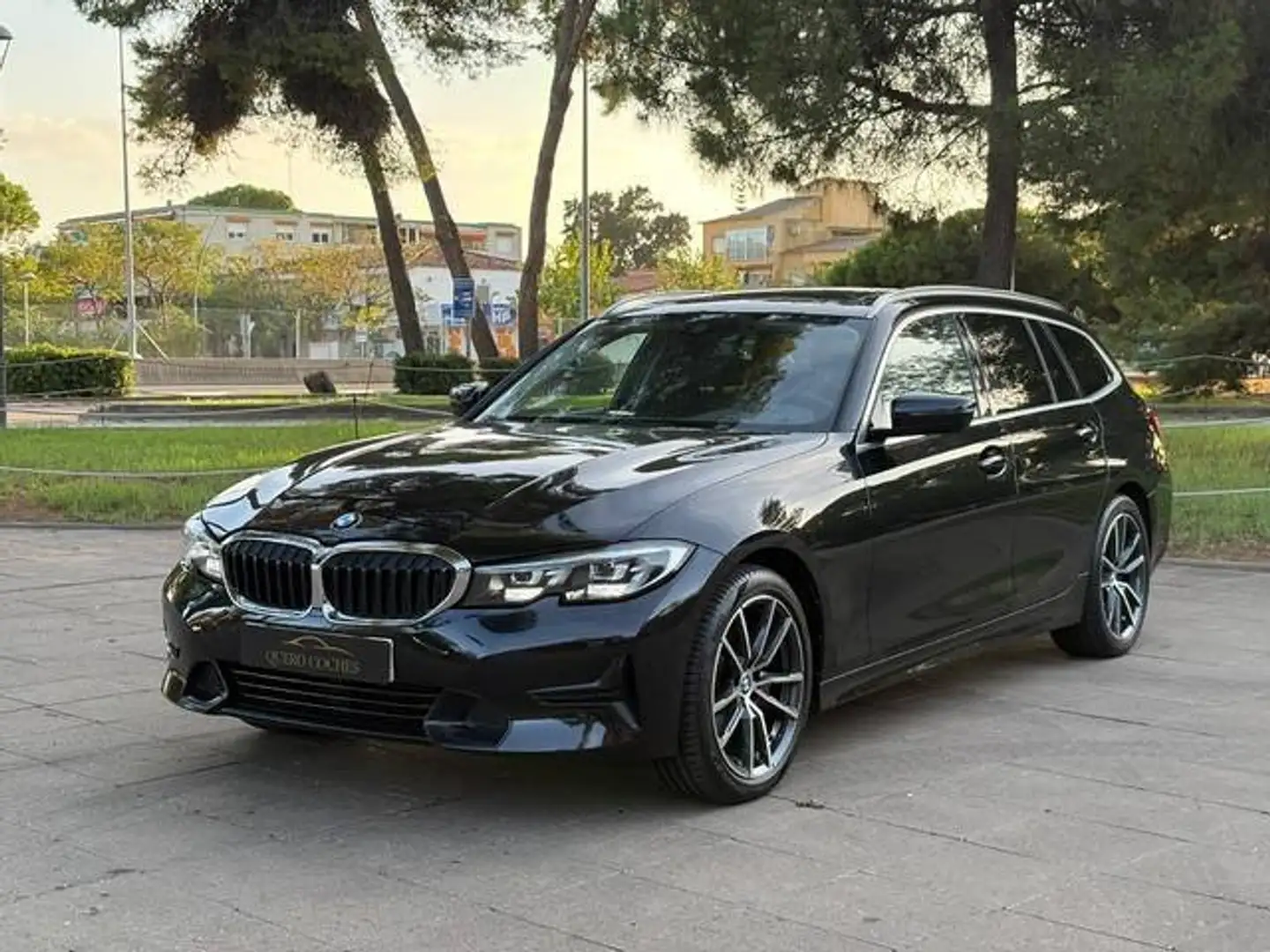 BMW 318 318dA Touring Negro - 1
