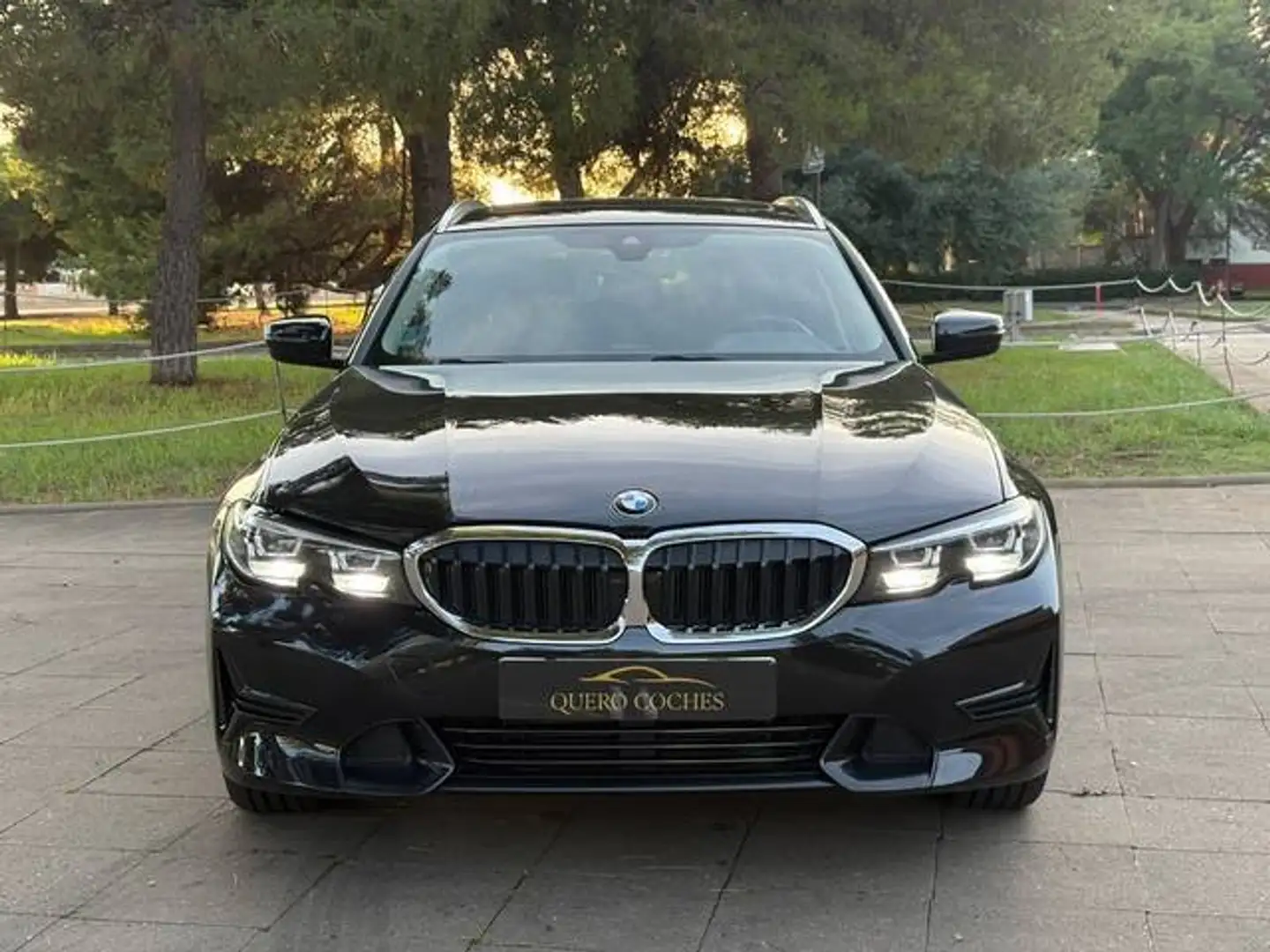 BMW 318 318dA Touring Negro - 2