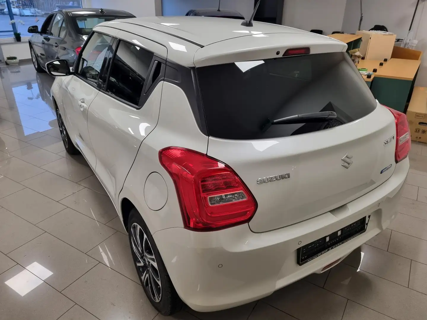 Suzuki Swift 1.2 GLX Blanc - 2