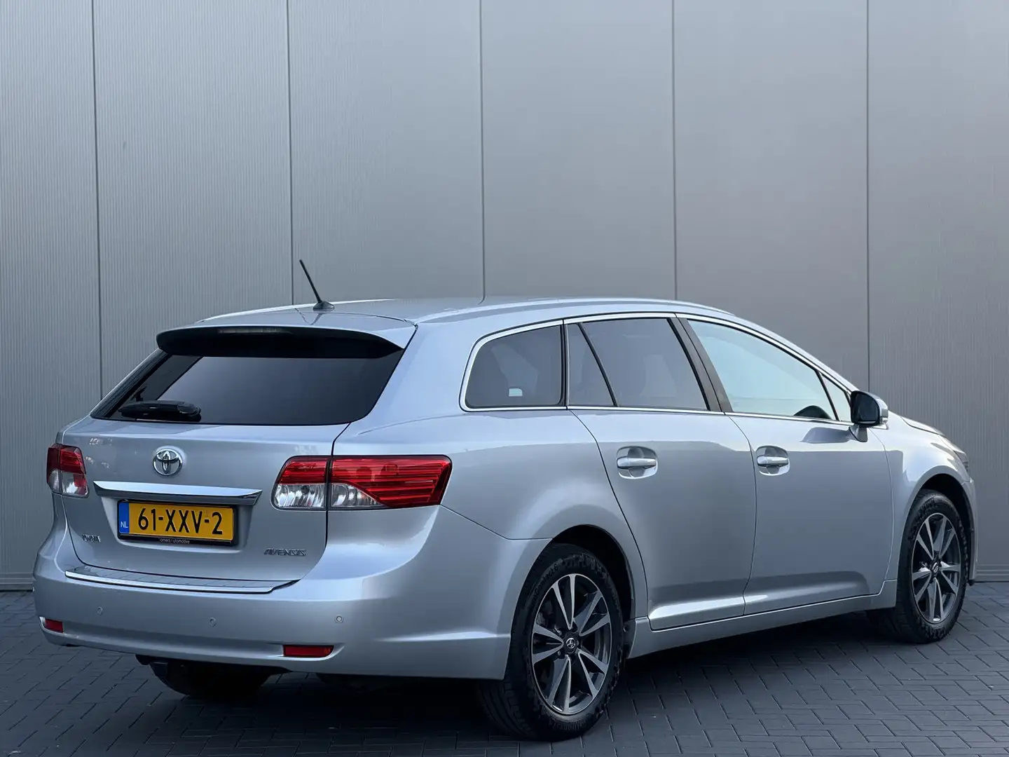 Toyota Avensis Wagon 2.0 VVTi Dynamic Business | Camera | Keyless Gris - 2