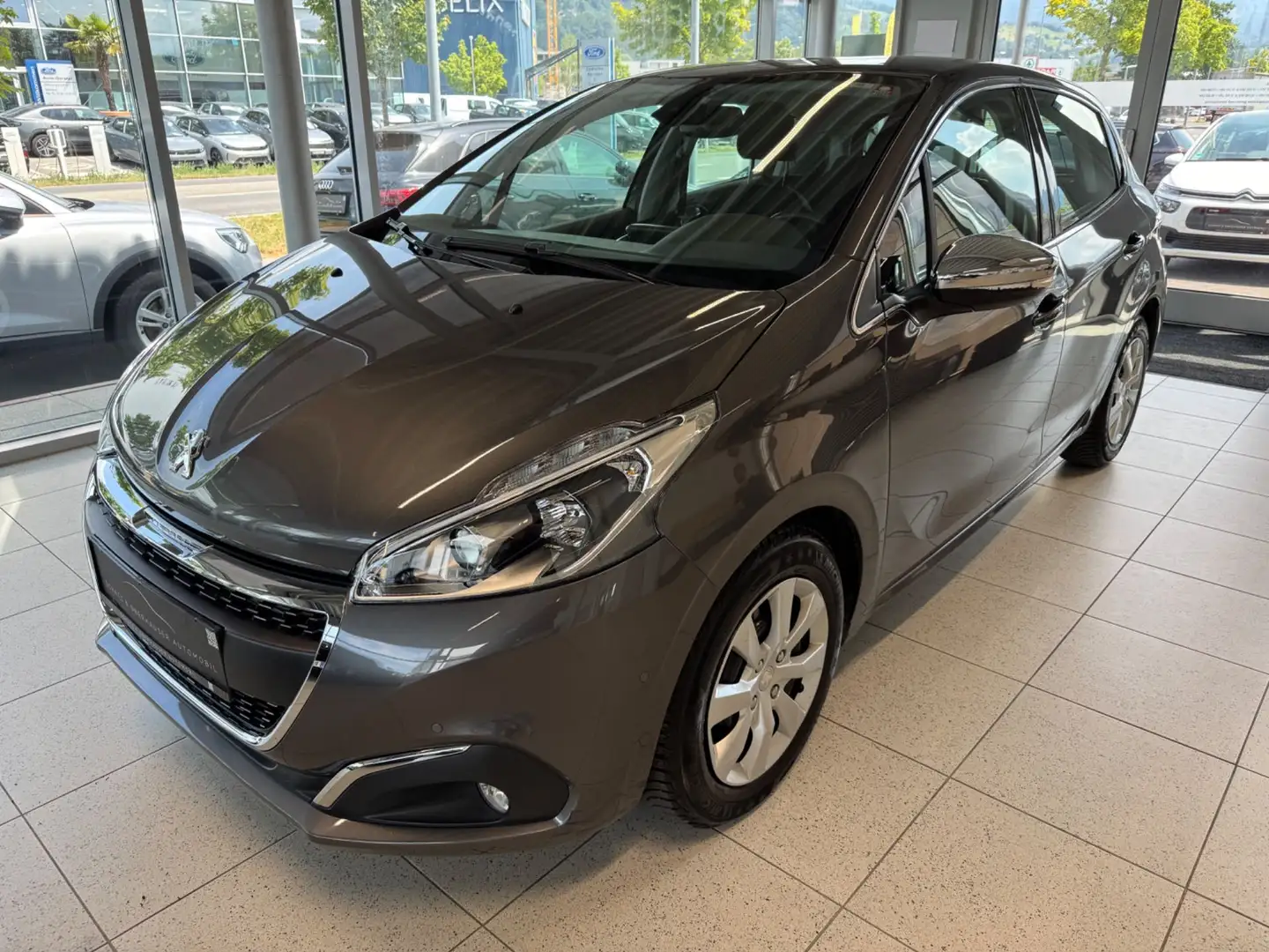 Peugeot 208 1.2 PureTech 110 Allure (EURO 6d-TEMP) - 1