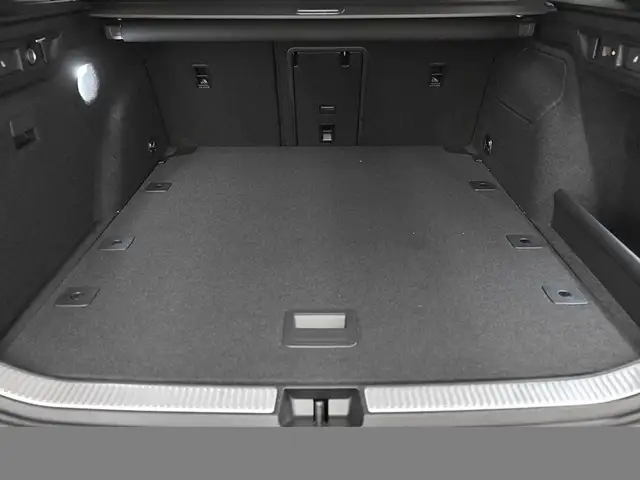 Volkswagen Passat view 8