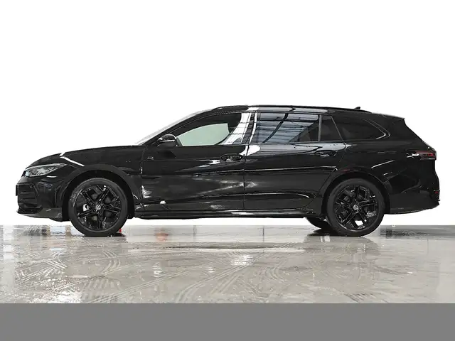 Volkswagen Passat view 3