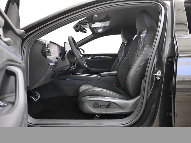 Volkswagen Passat view 10