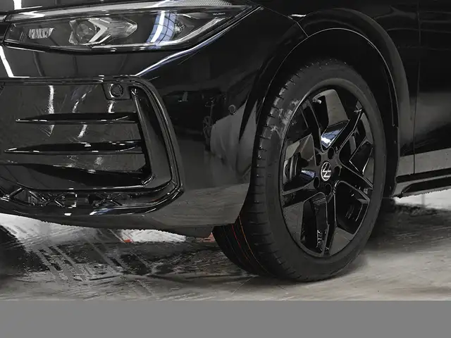 Volkswagen Passat view 5