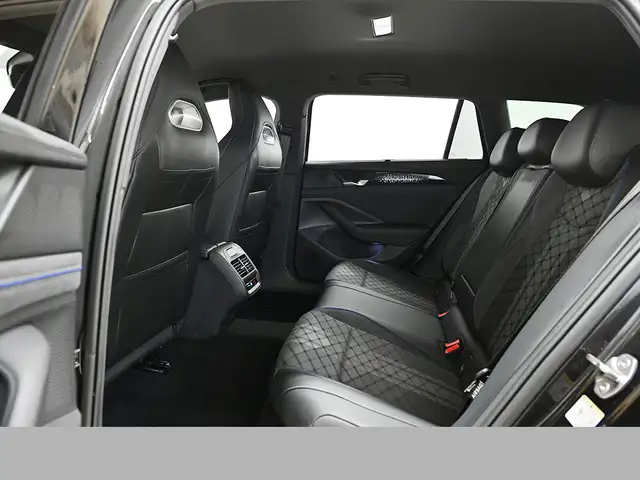 Volkswagen Passat view 12