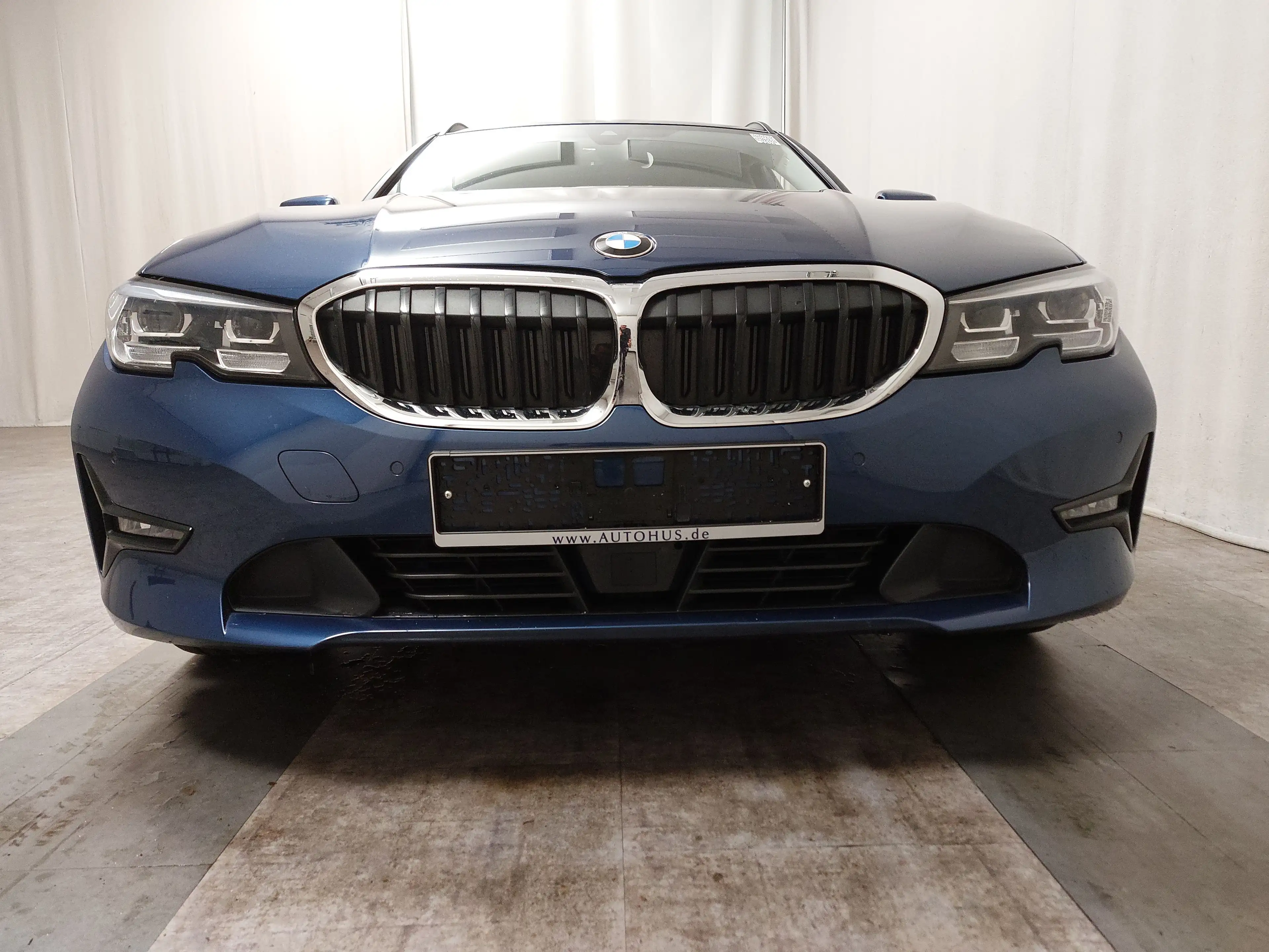 BMW 330 330iA Touring Advantage NAVI LED LEDER SHZ PDC — photo 9