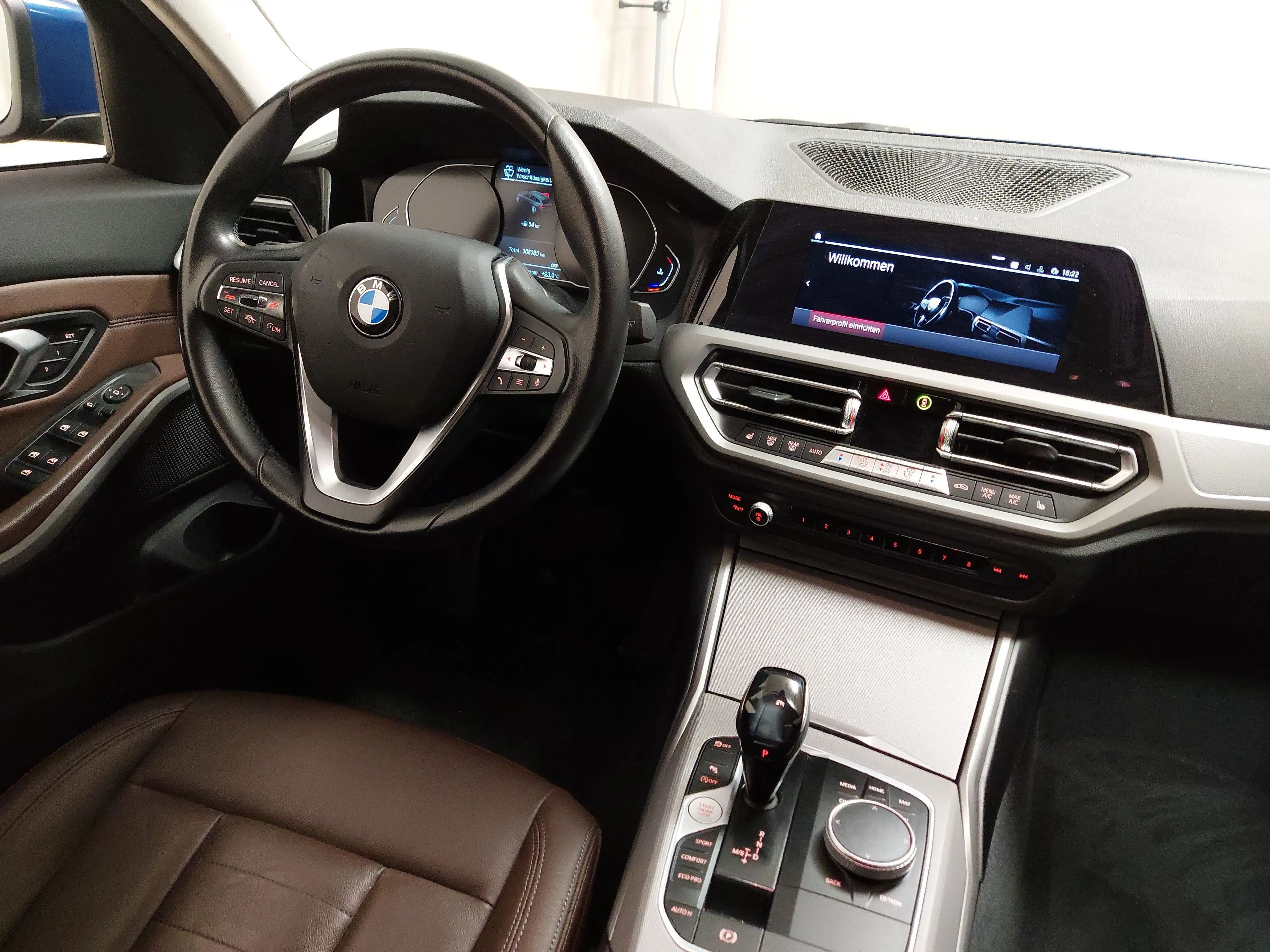 BMW 330 330iA Touring Advantage NAVI LED LEDER SHZ PDC — photo 17