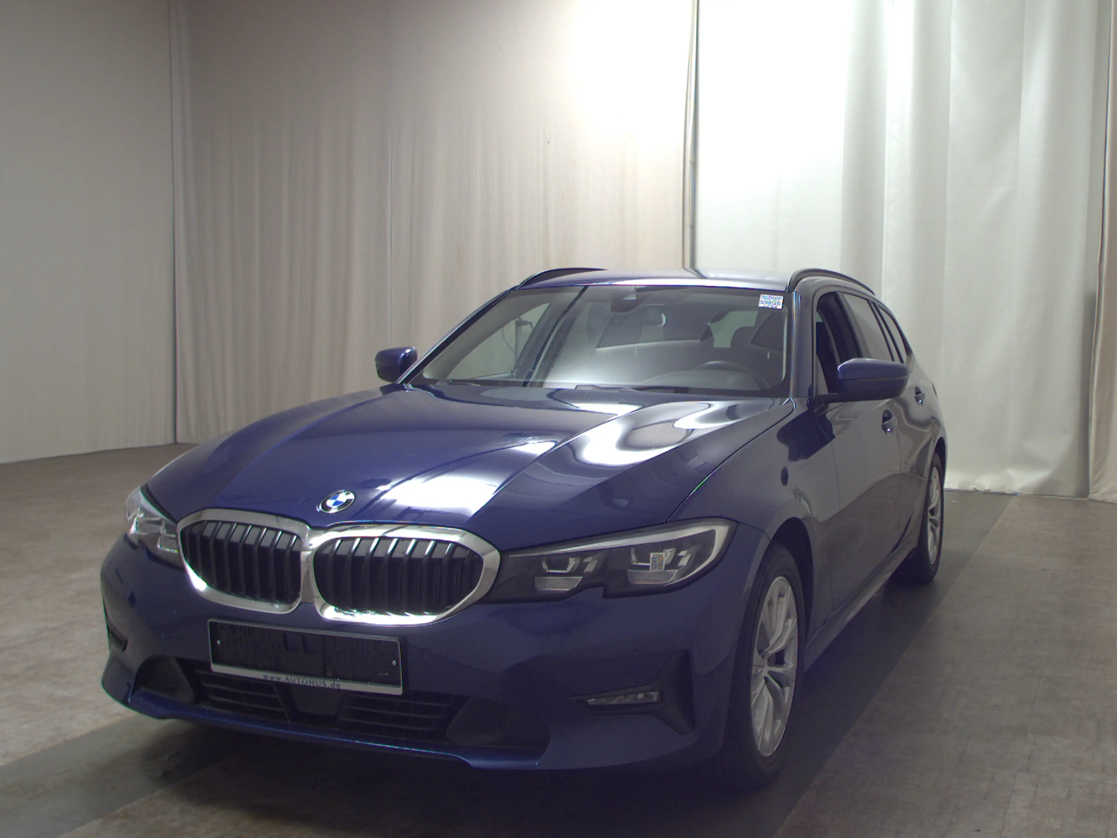 BMW 330 330iA Touring Advantage NAVI LED LEDER SHZ PDC — photo 2