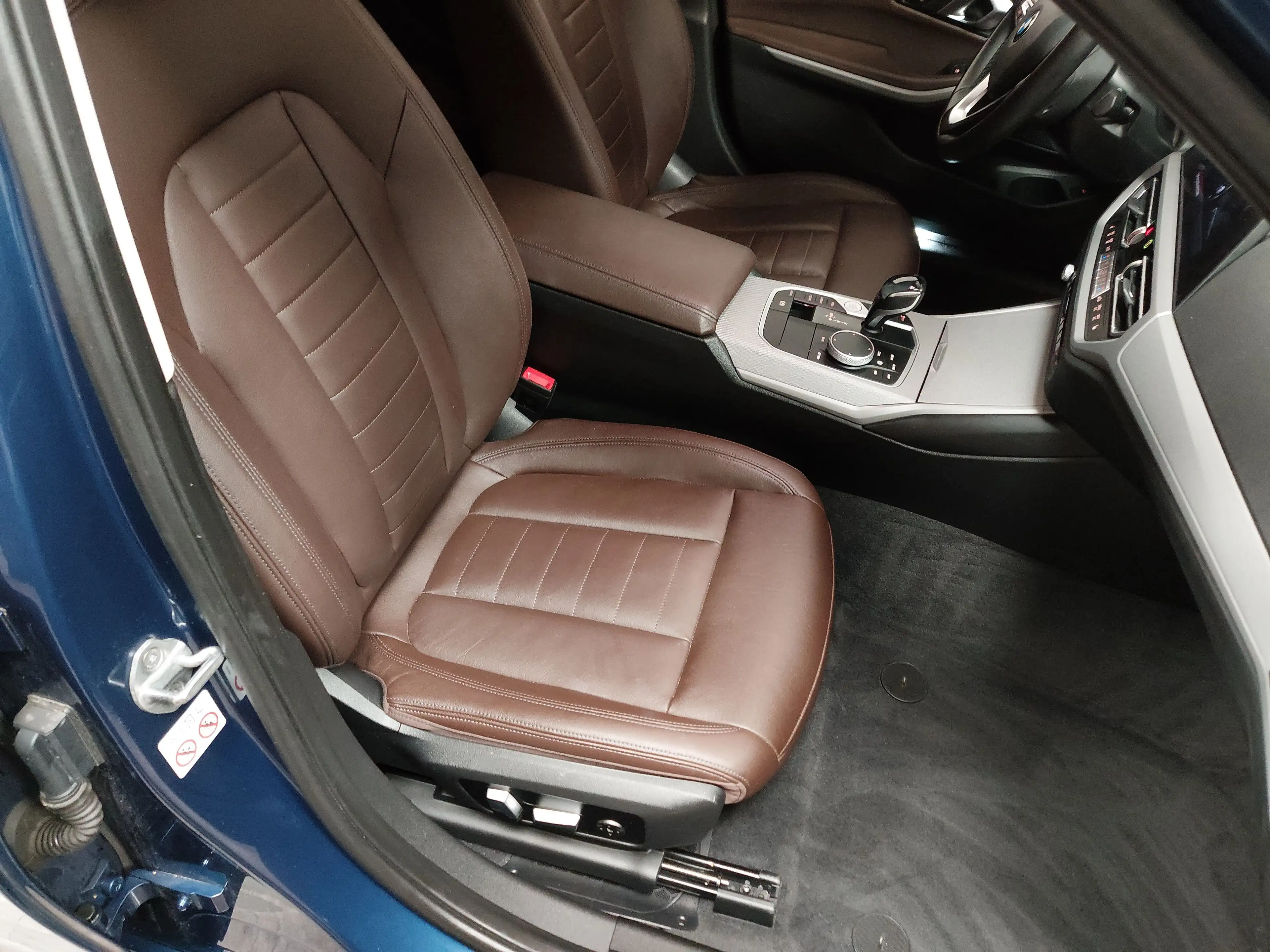 BMW 330 330iA Touring Advantage NAVI LED LEDER SHZ PDC — photo 10