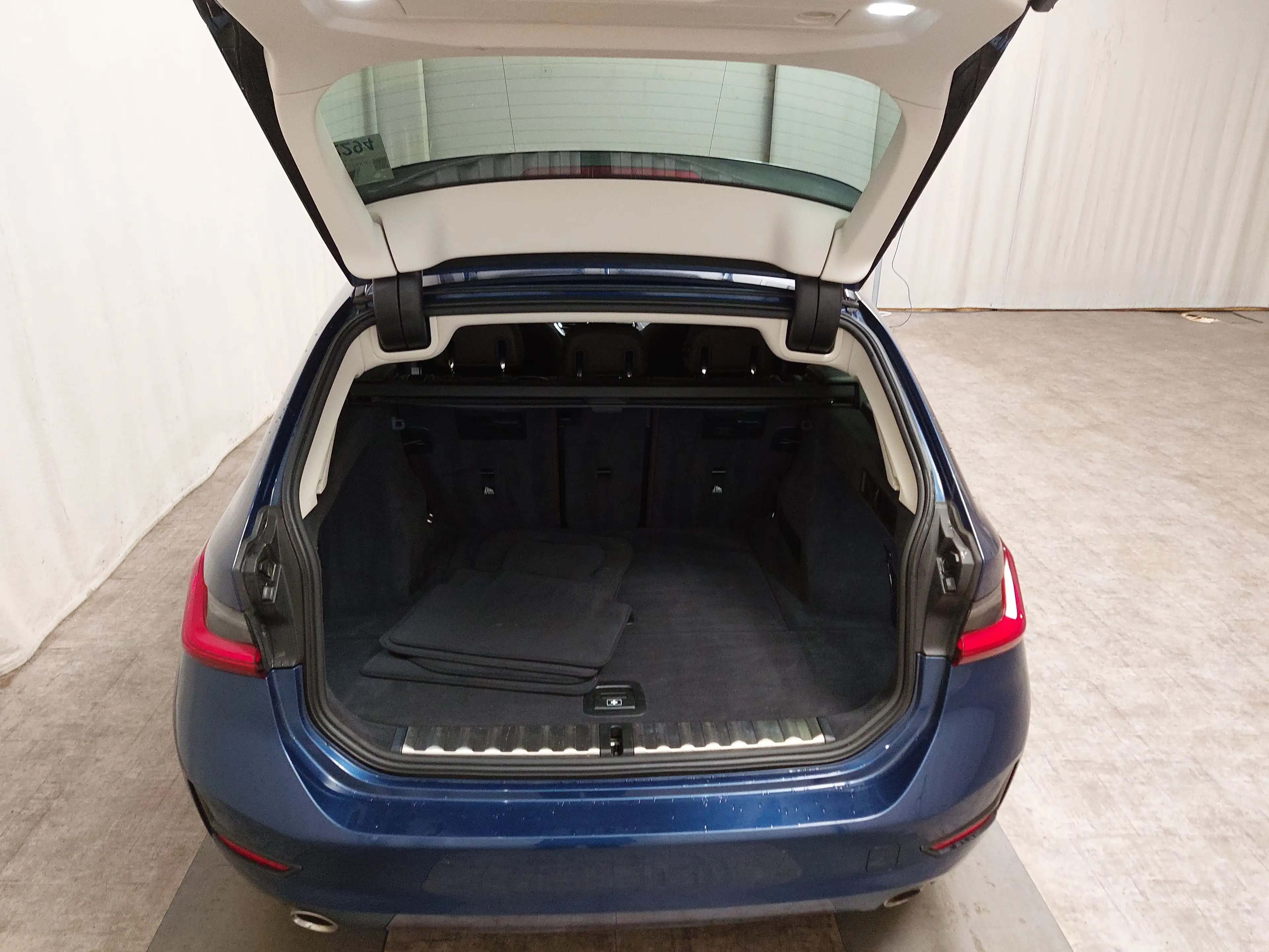 BMW 330 330iA Touring Advantage NAVI LED LEDER SHZ PDC — photo 16