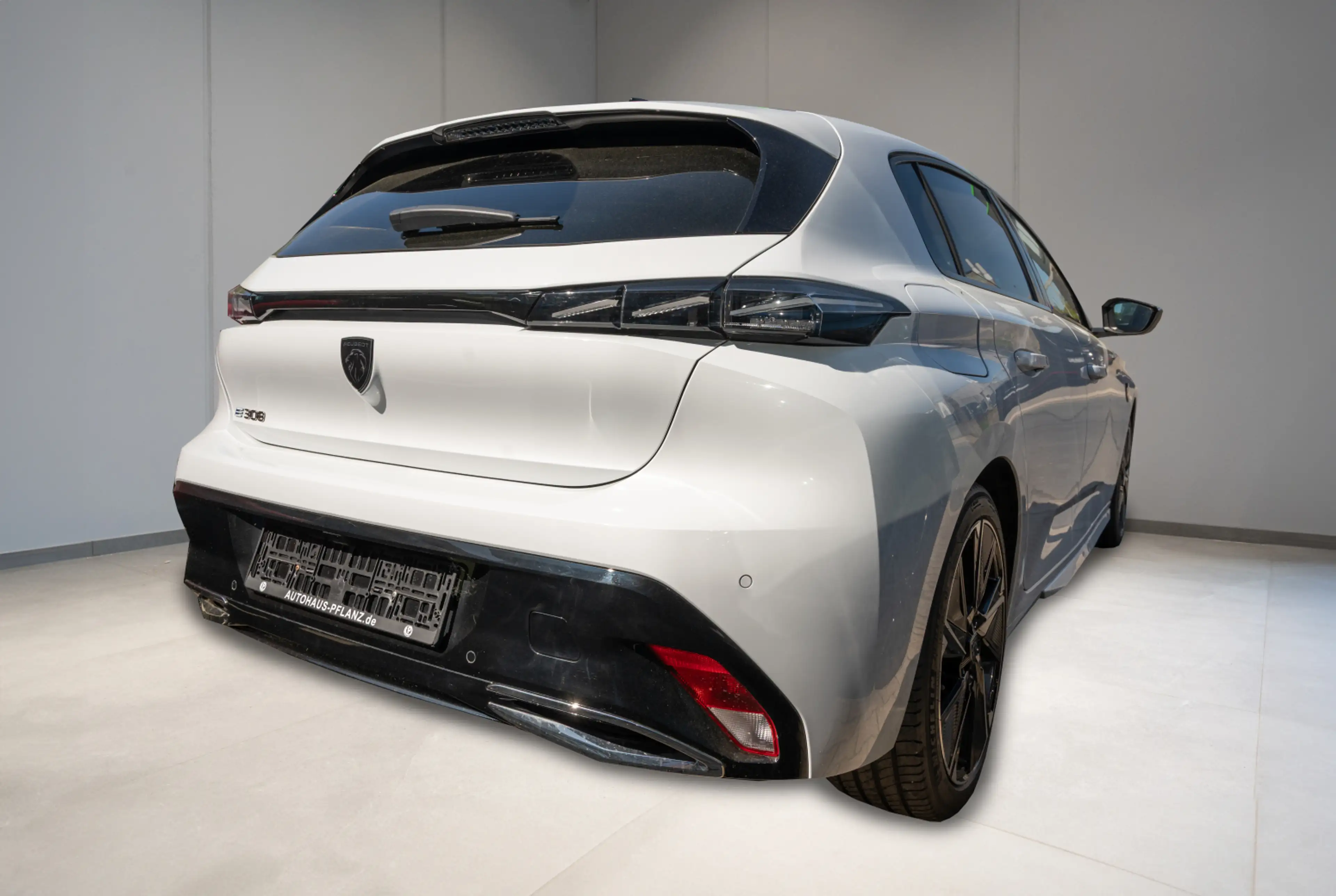 Peugeot 308 First Edition 156 *SHZ*MIRRORSCREEN*LENKRAD-SHZ* — photo 3