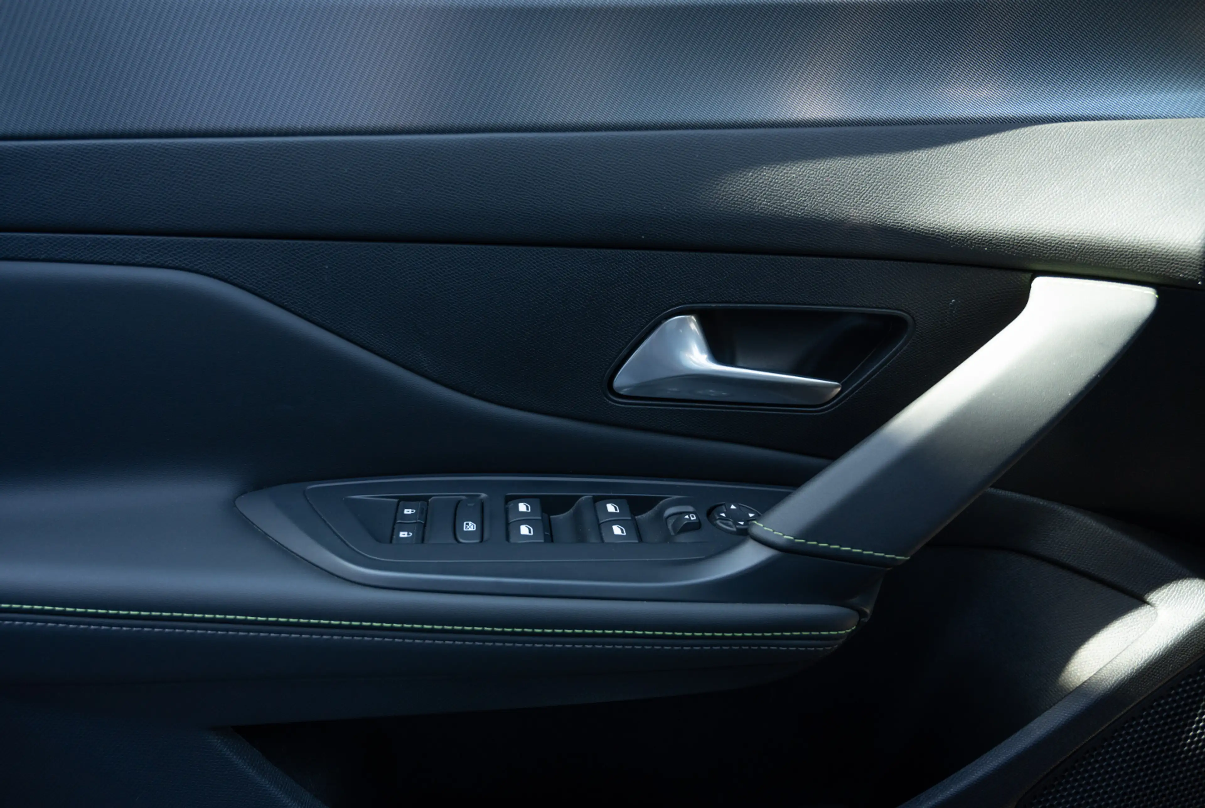 Peugeot 308 First Edition 156 *SHZ*MIRRORSCREEN*LENKRAD-SHZ* — photo 12