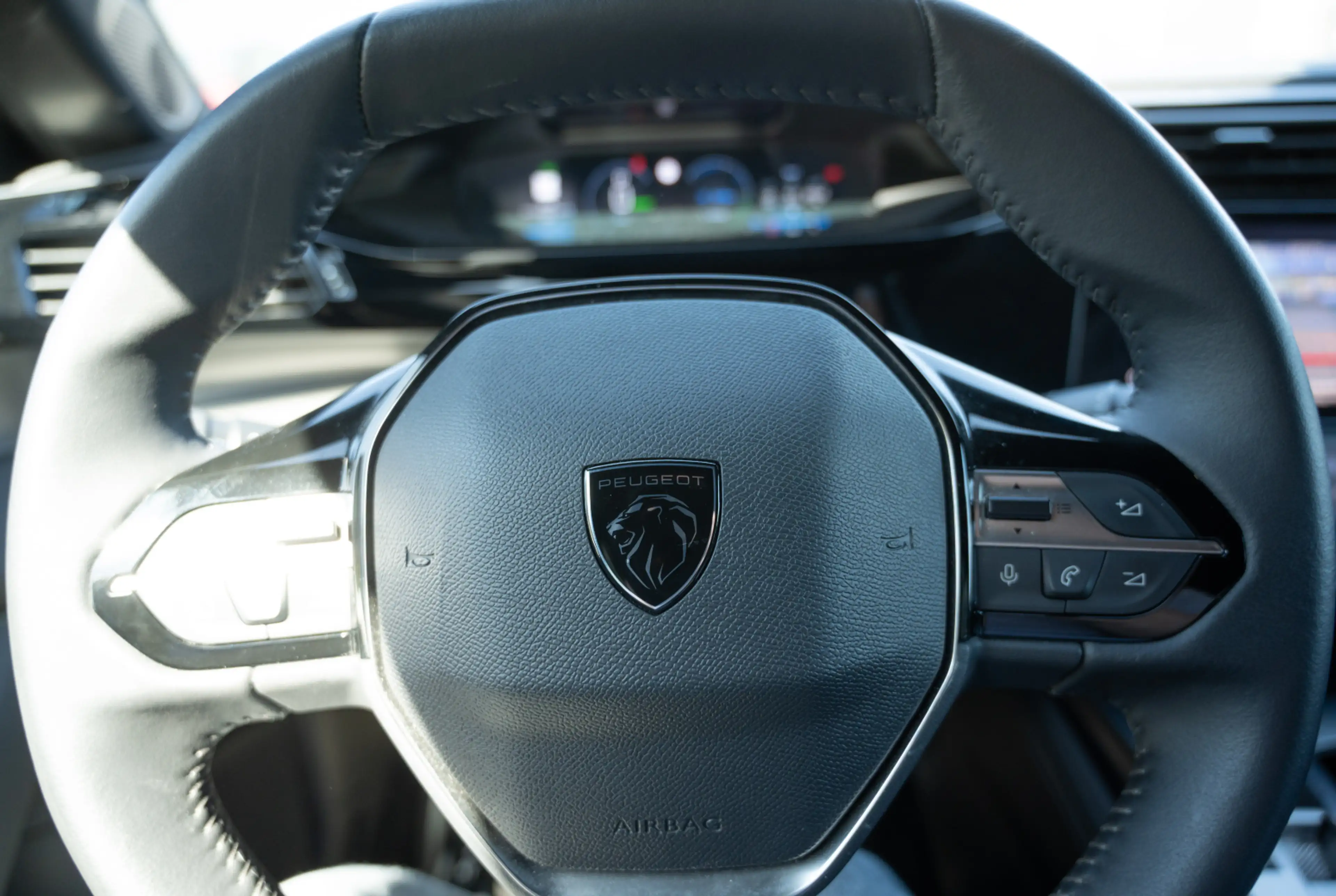 Peugeot 308 First Edition 156 *SHZ*MIRRORSCREEN*LENKRAD-SHZ* — photo 14