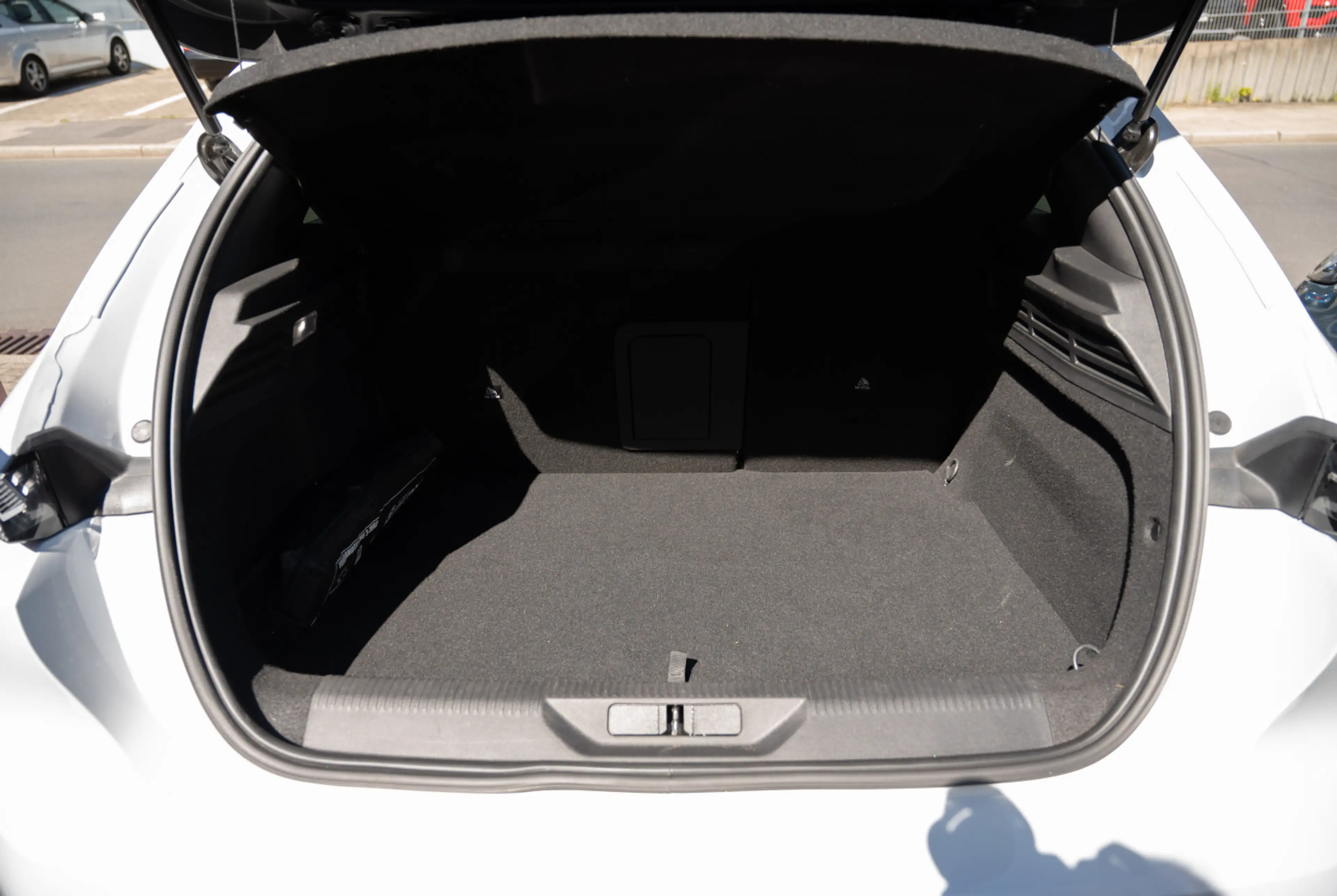 Peugeot 308 First Edition 156 *SHZ*MIRRORSCREEN*LENKRAD-SHZ* — photo 15