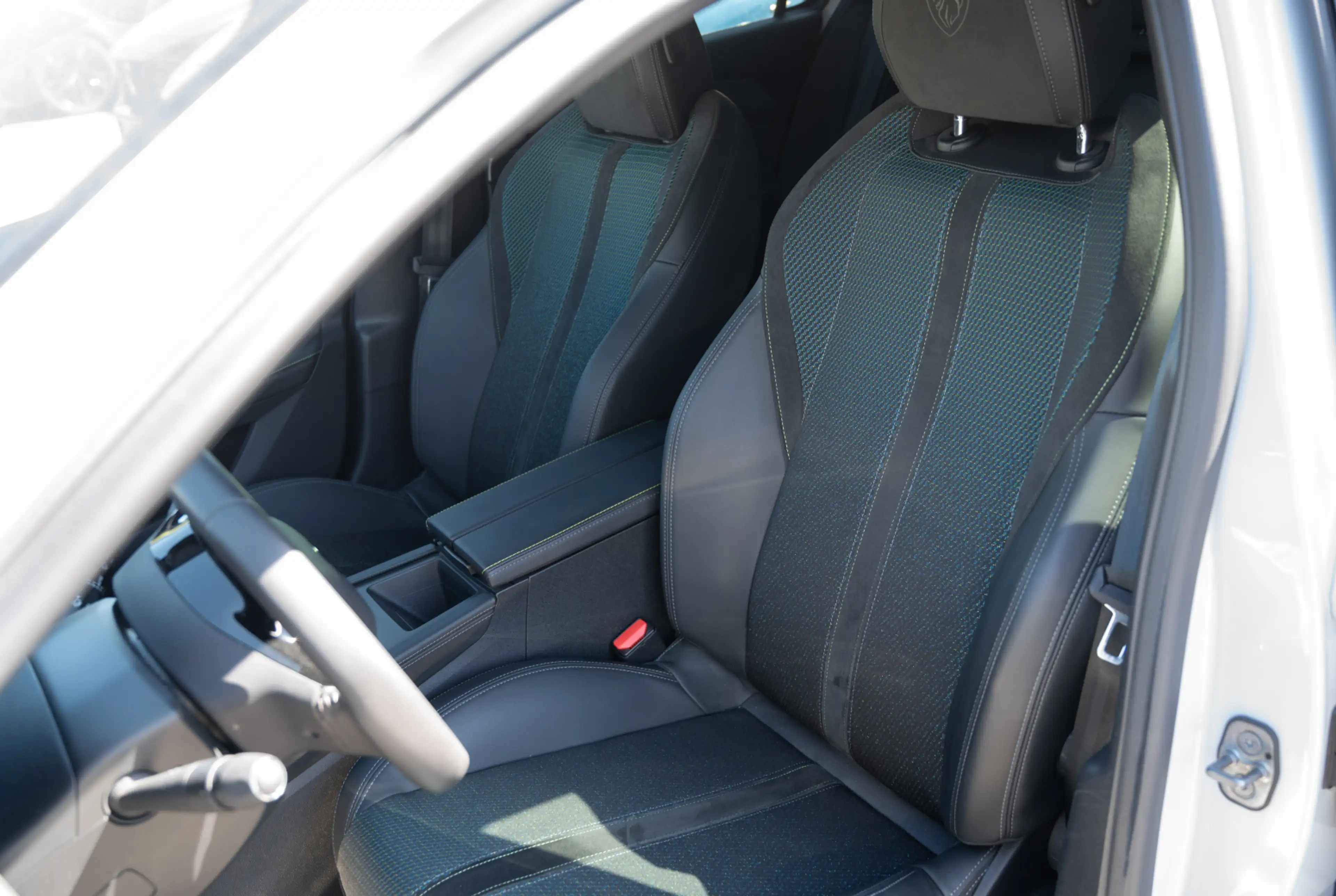 Peugeot 308 First Edition 156 *SHZ*MIRRORSCREEN*LENKRAD-SHZ* — photo 6
