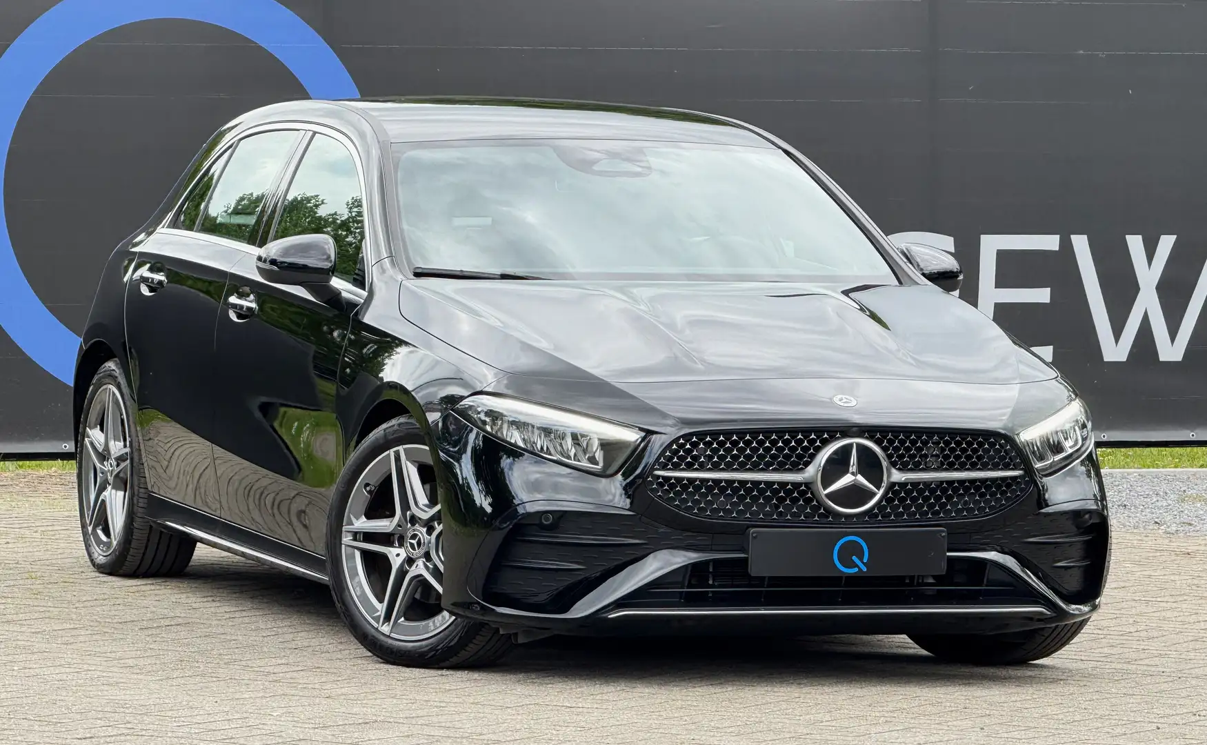 Mercedes-Benz A 200 AMG CAMERA AMBIENT EQ BOOST SPORT SOUND Zwart - 1