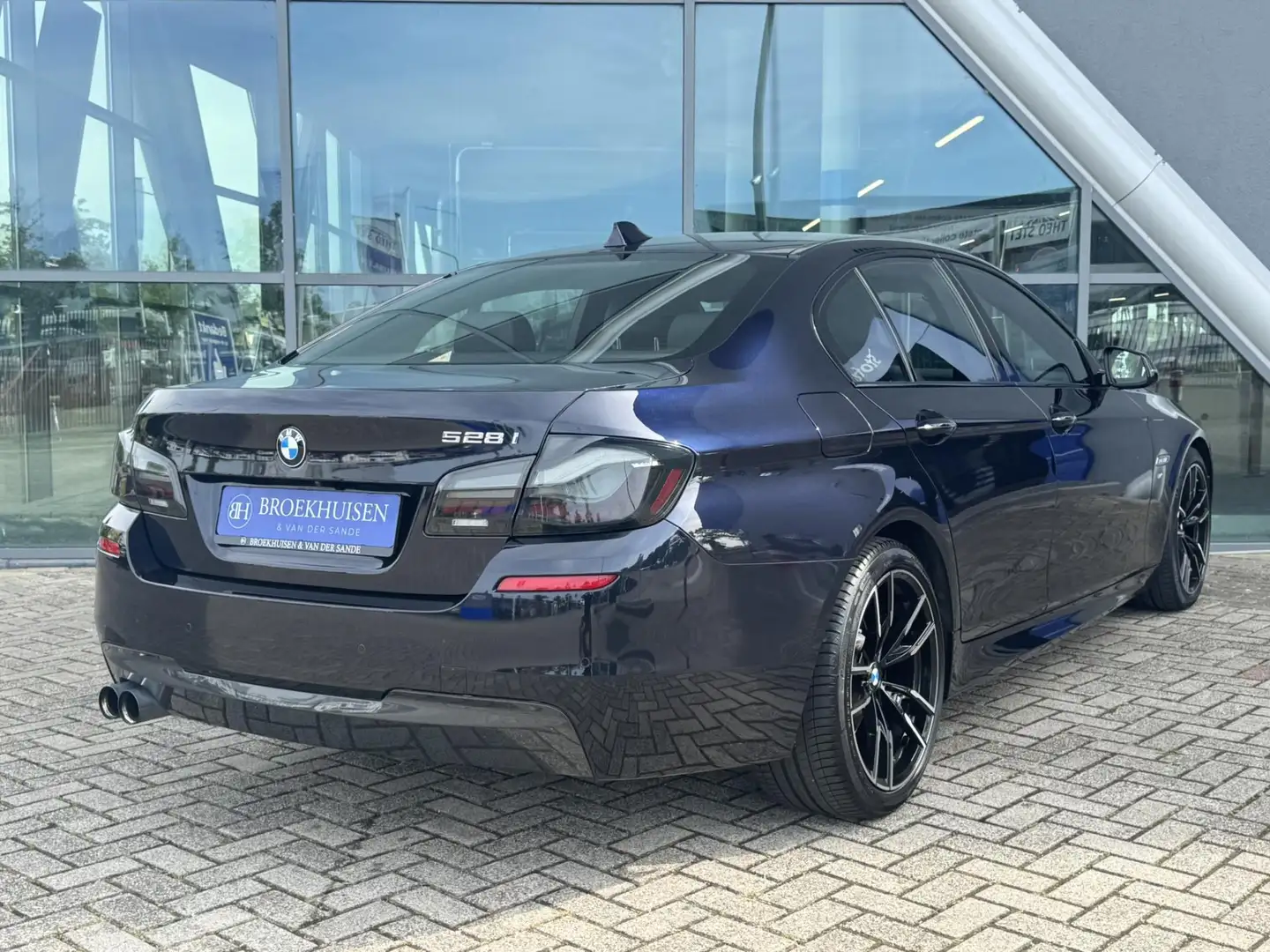 BMW 528 5-serie 528i M Sport Edition High Executive 245pk Zwart - 2